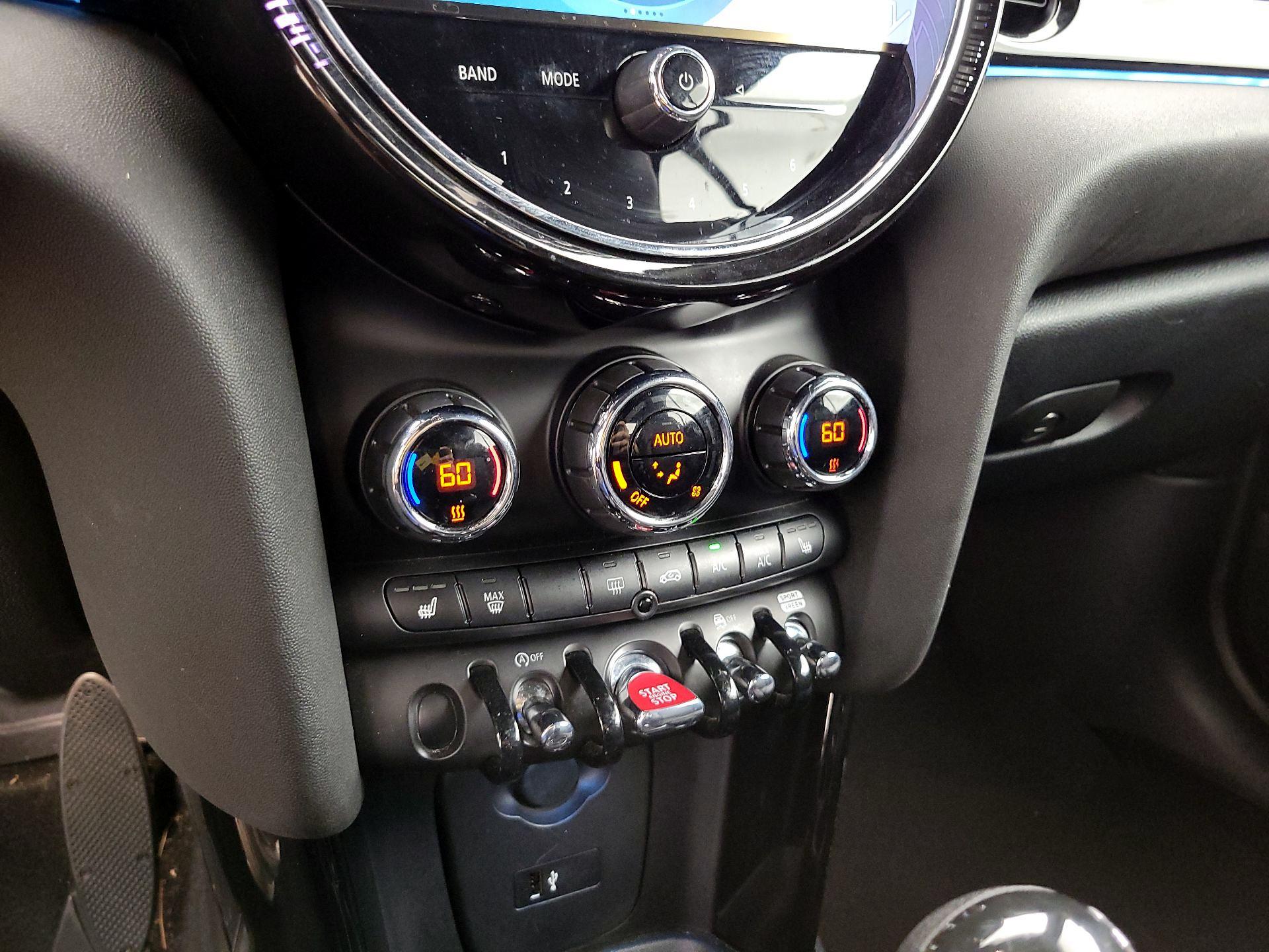 Thumbnail: 2024 MINI Cooper - 17