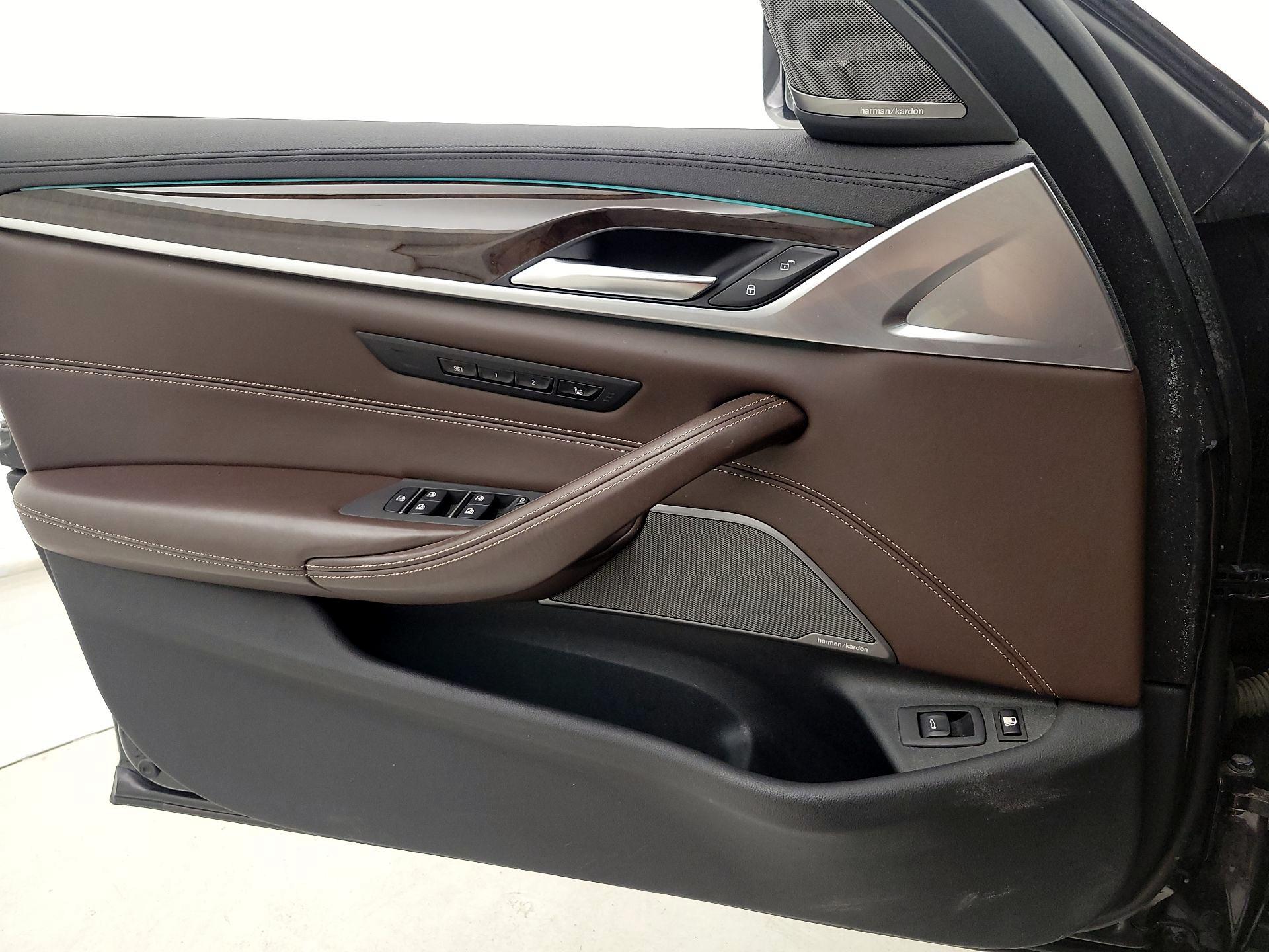 Thumbnail: 2020 BMW 5 Series - 12