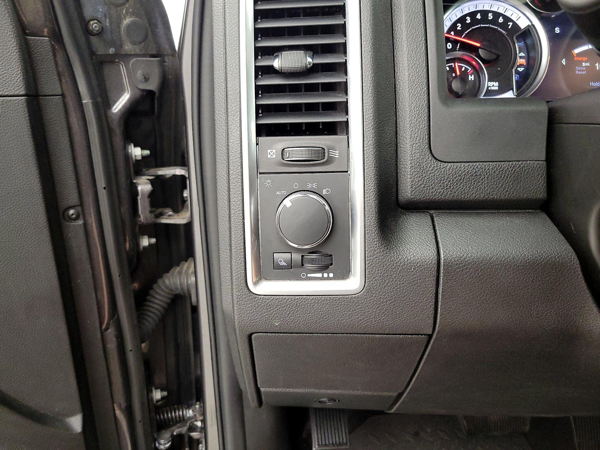 Thumbnail: 2023 RAM 1500 Classic - 13