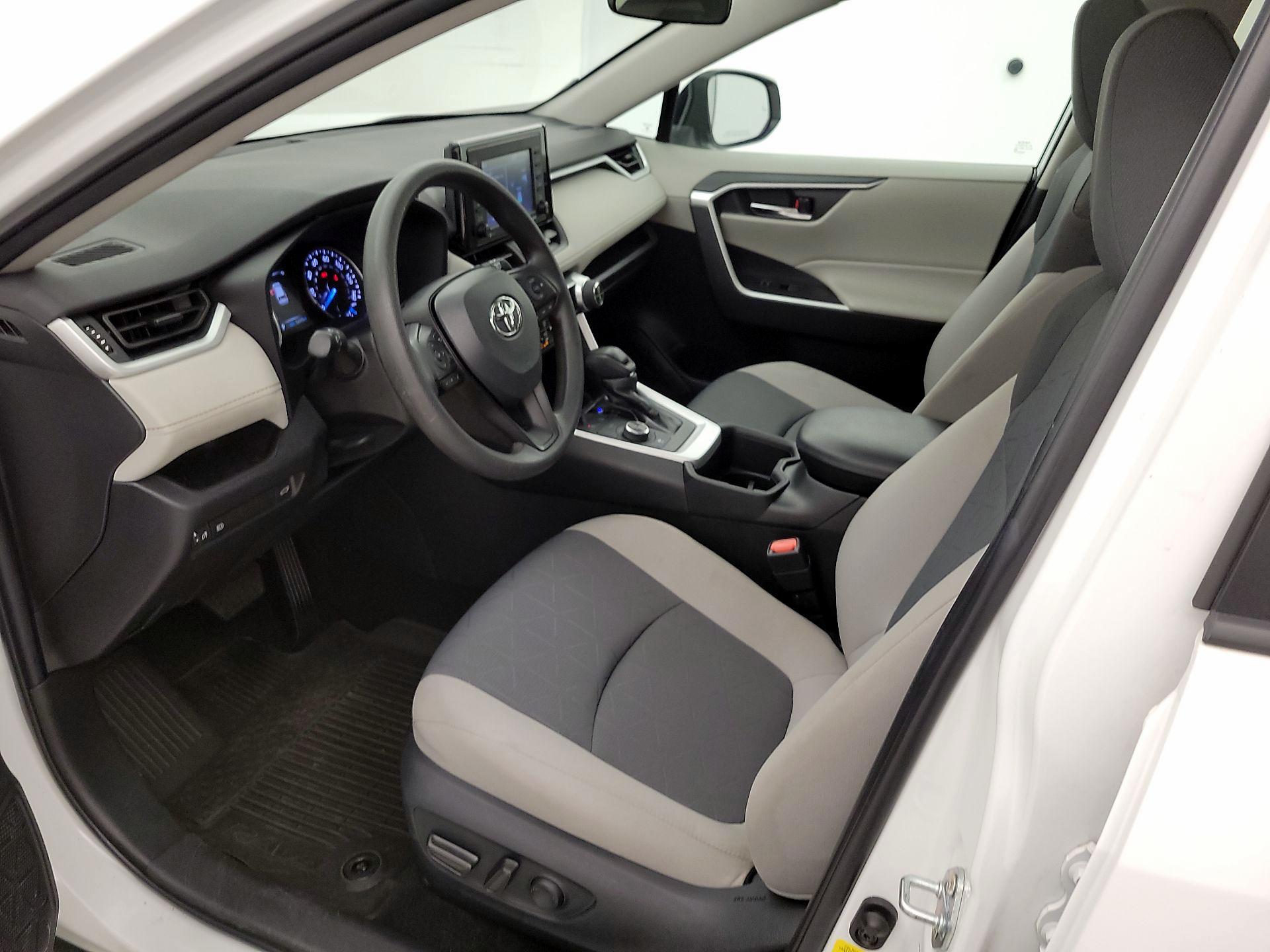 Thumbnail: 2022 Toyota RAV4 - 11
