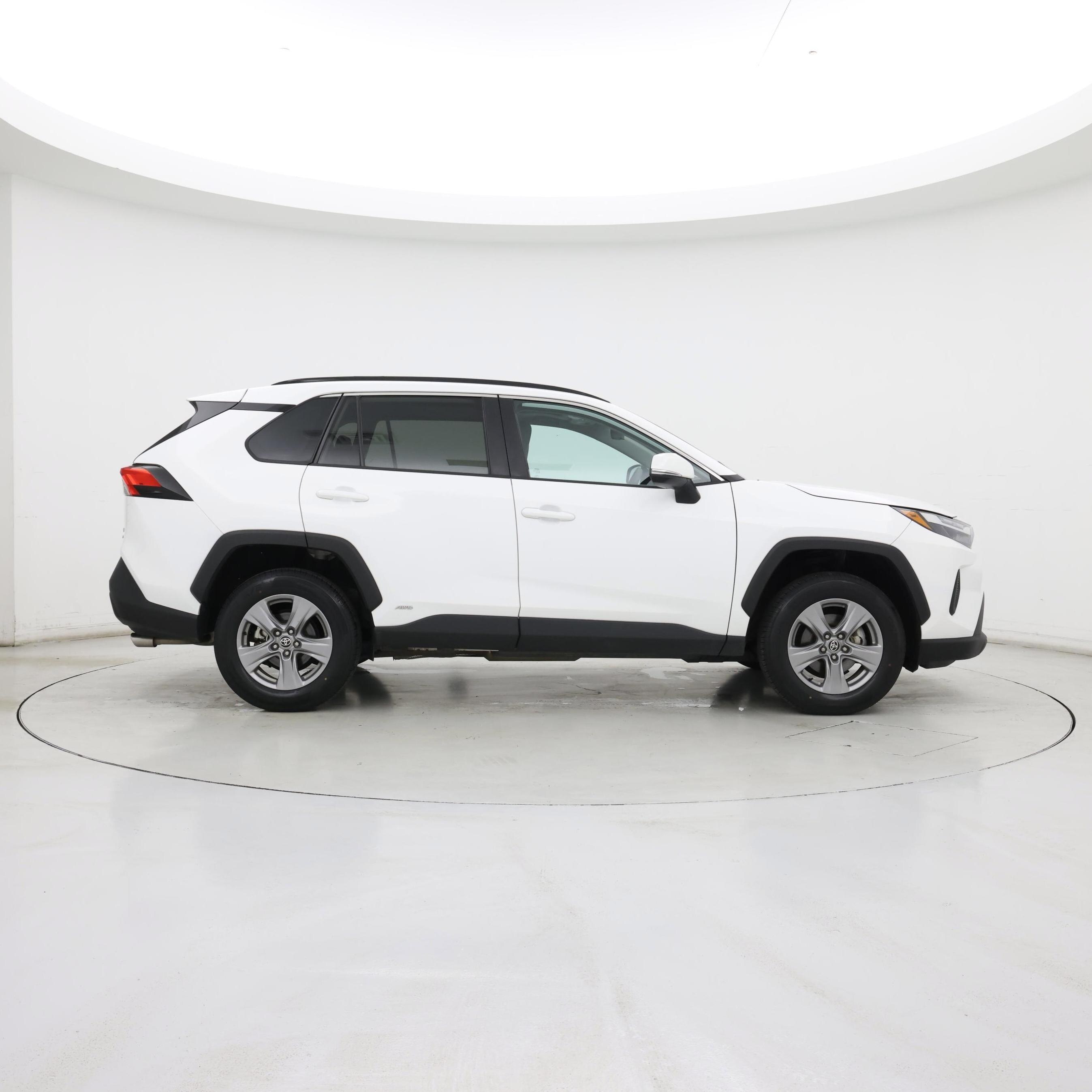 Thumbnail: 2022 Toyota RAV4 - 7