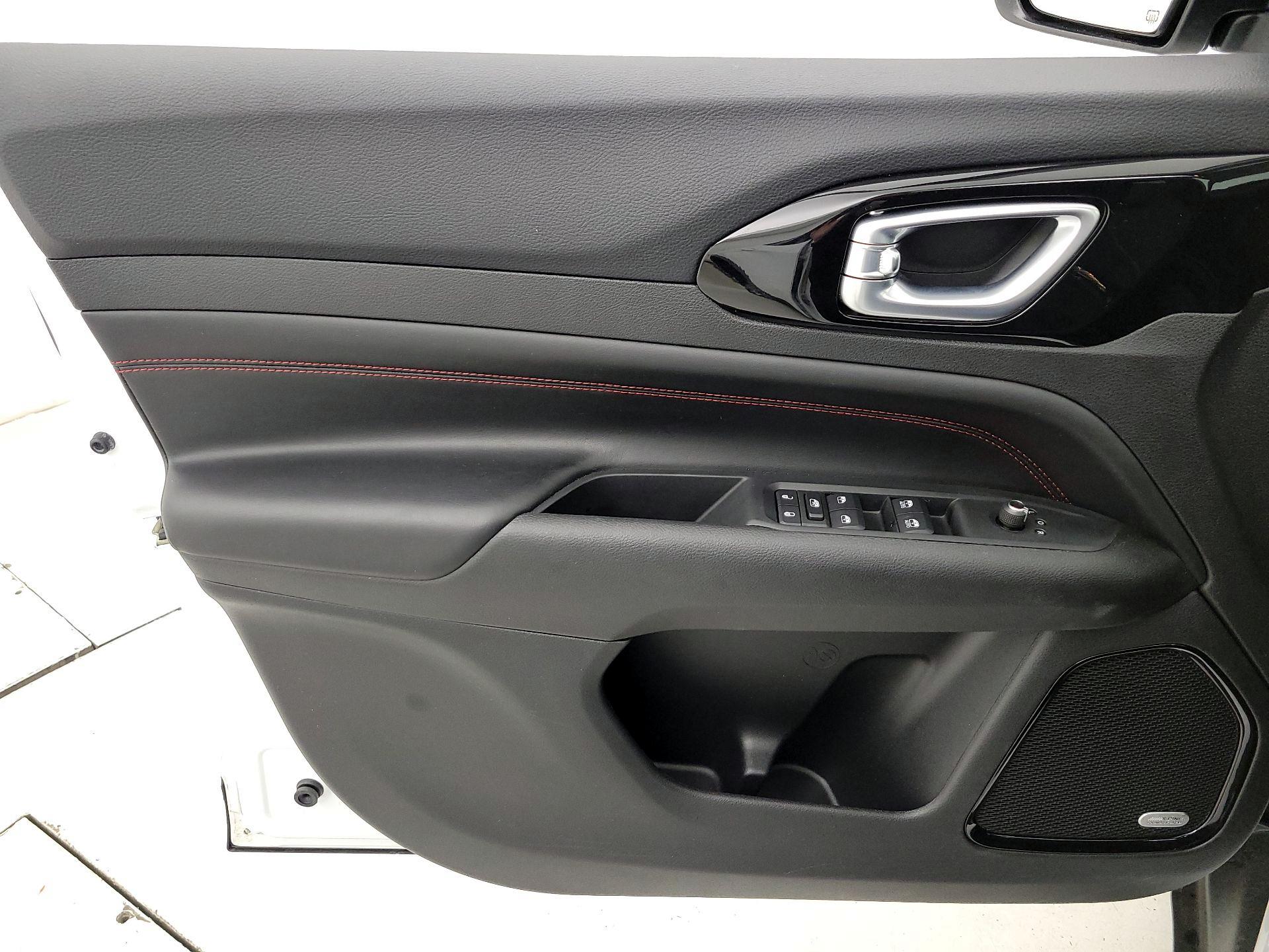 Thumbnail: 2022 Jeep Compass - 12