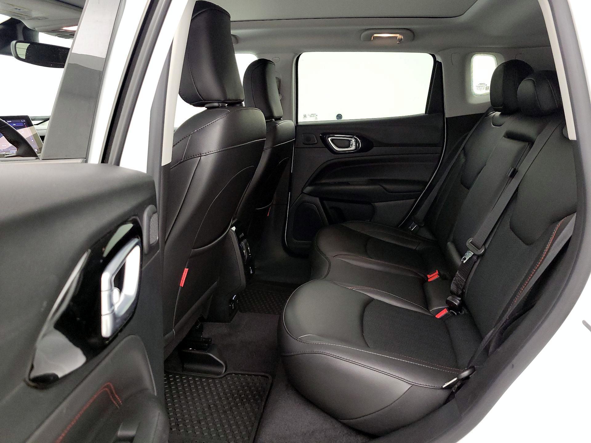 Thumbnail: 2022 Jeep Compass - 20