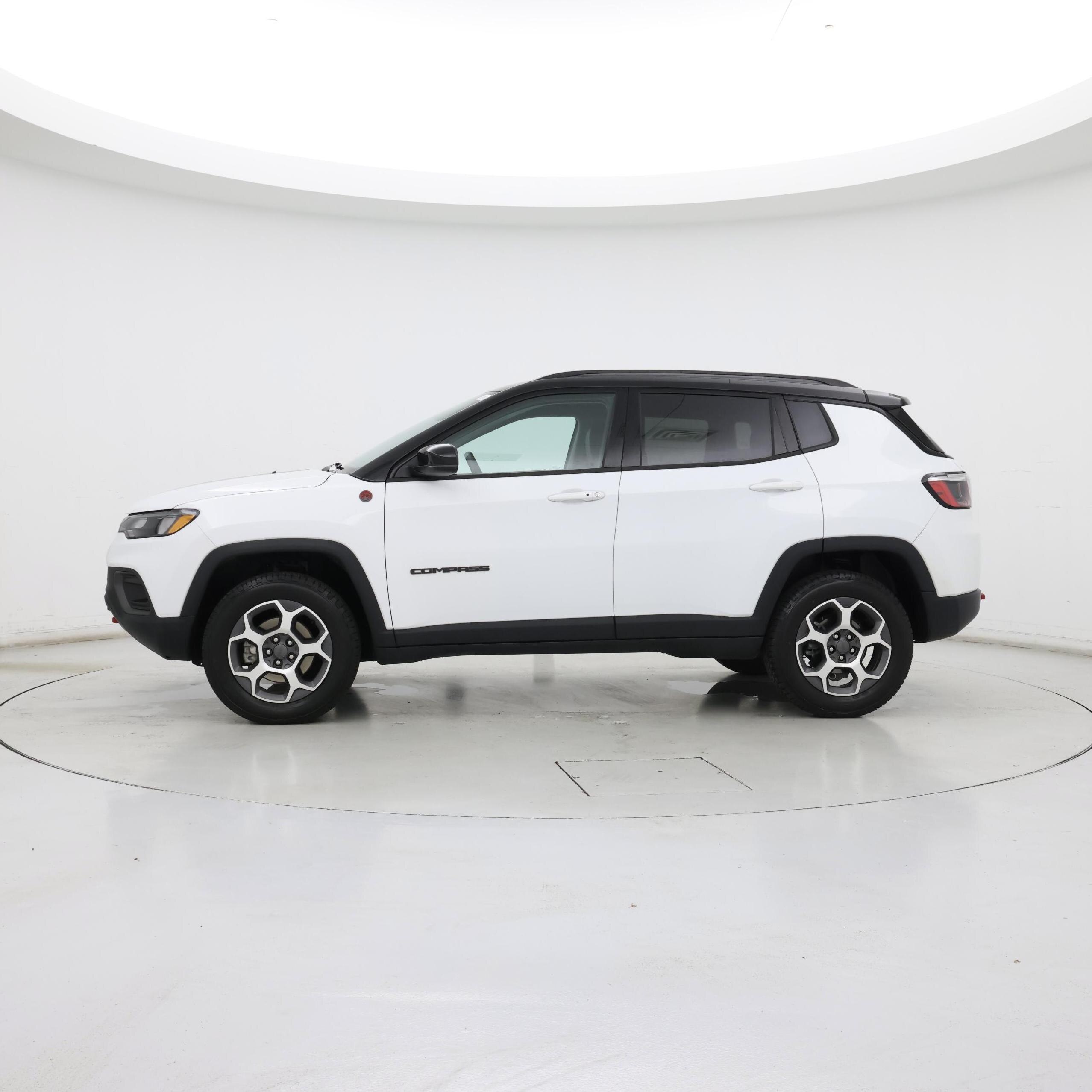 Thumbnail: 2022 Jeep Compass - 3