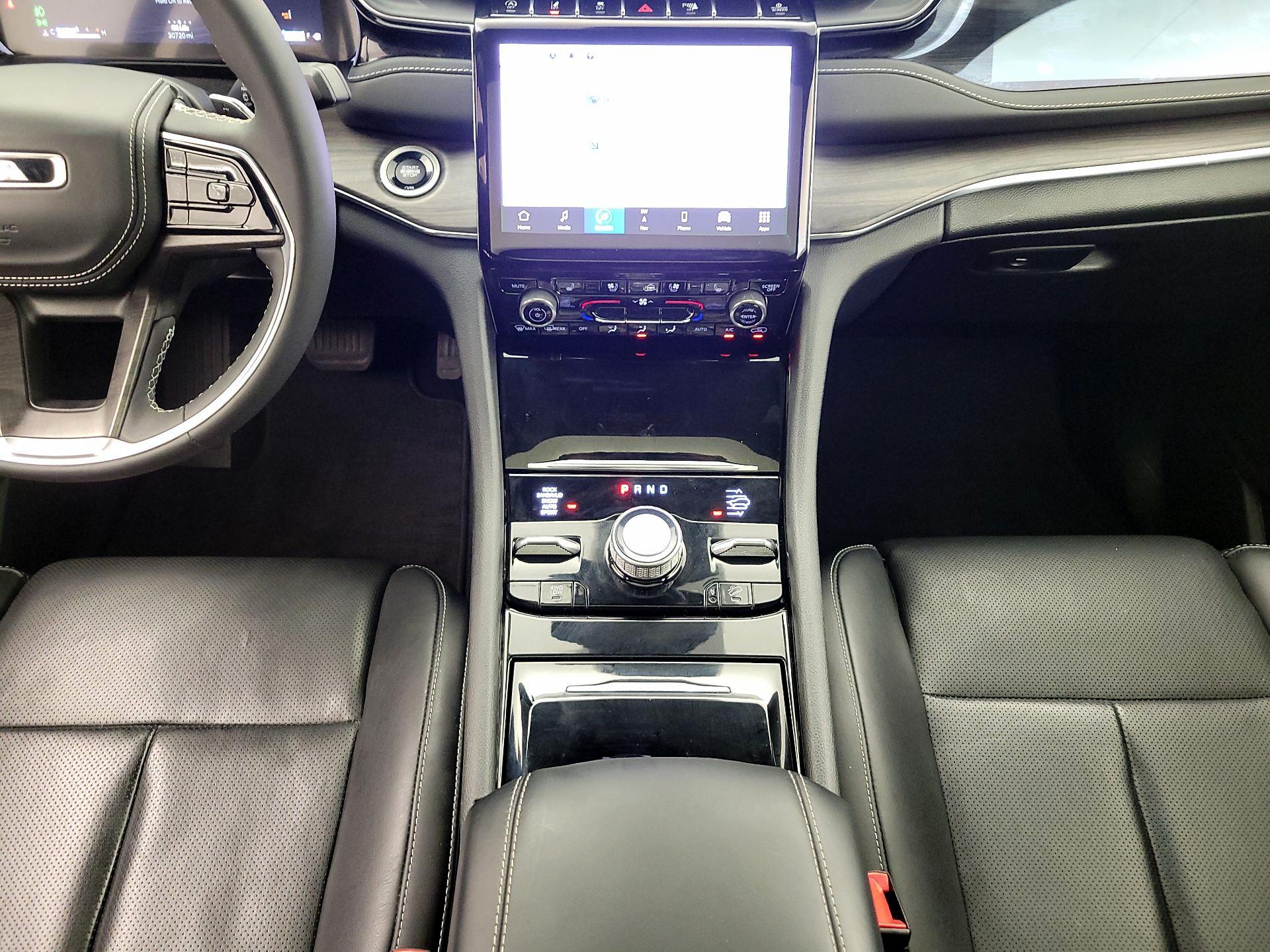 Thumbnail: 2023 Jeep Grand Cherokee L - 18