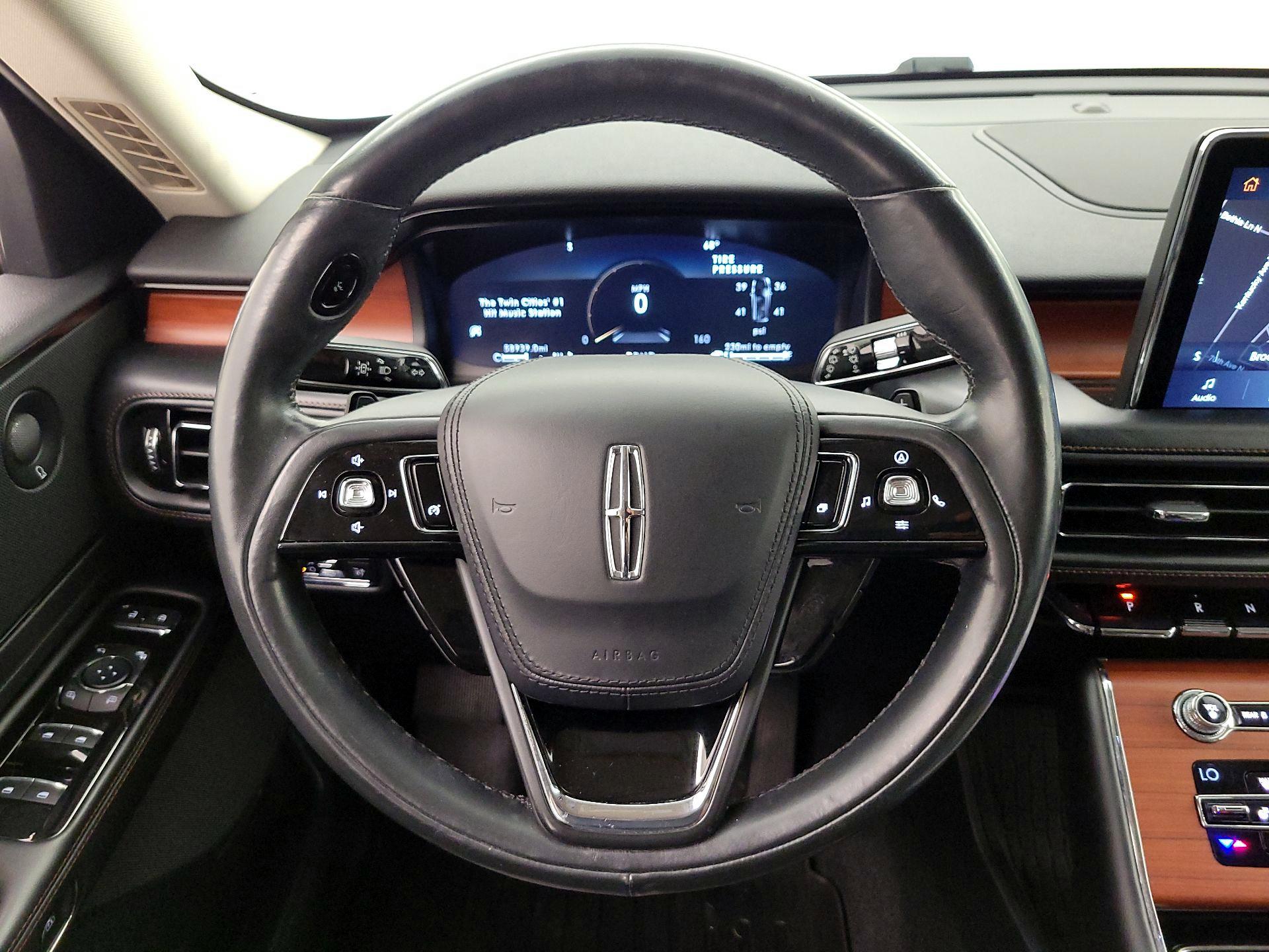 Thumbnail: 2020 Lincoln Aviator - 10