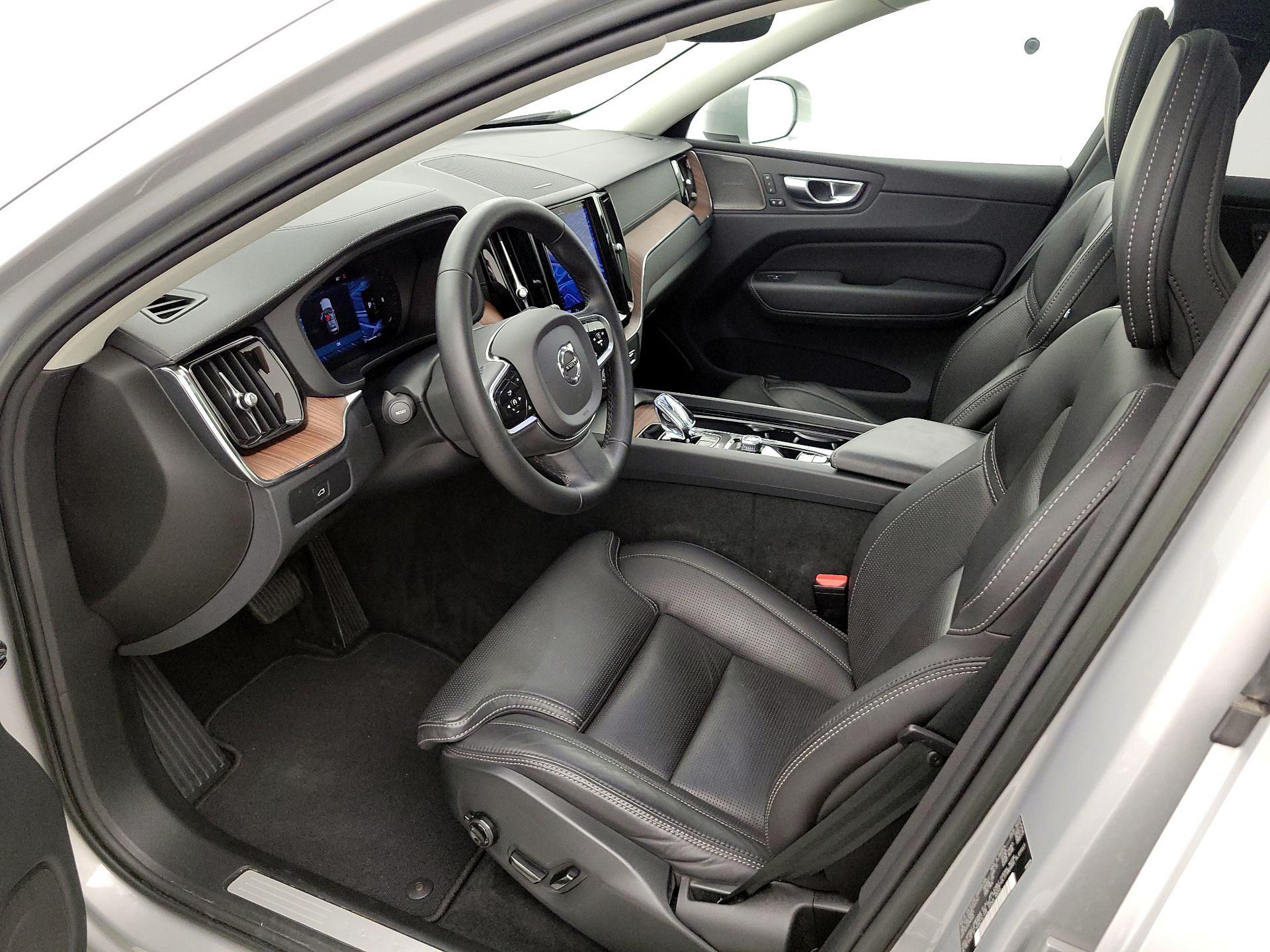 Thumbnail: 2023 Volvo XC60 - 11