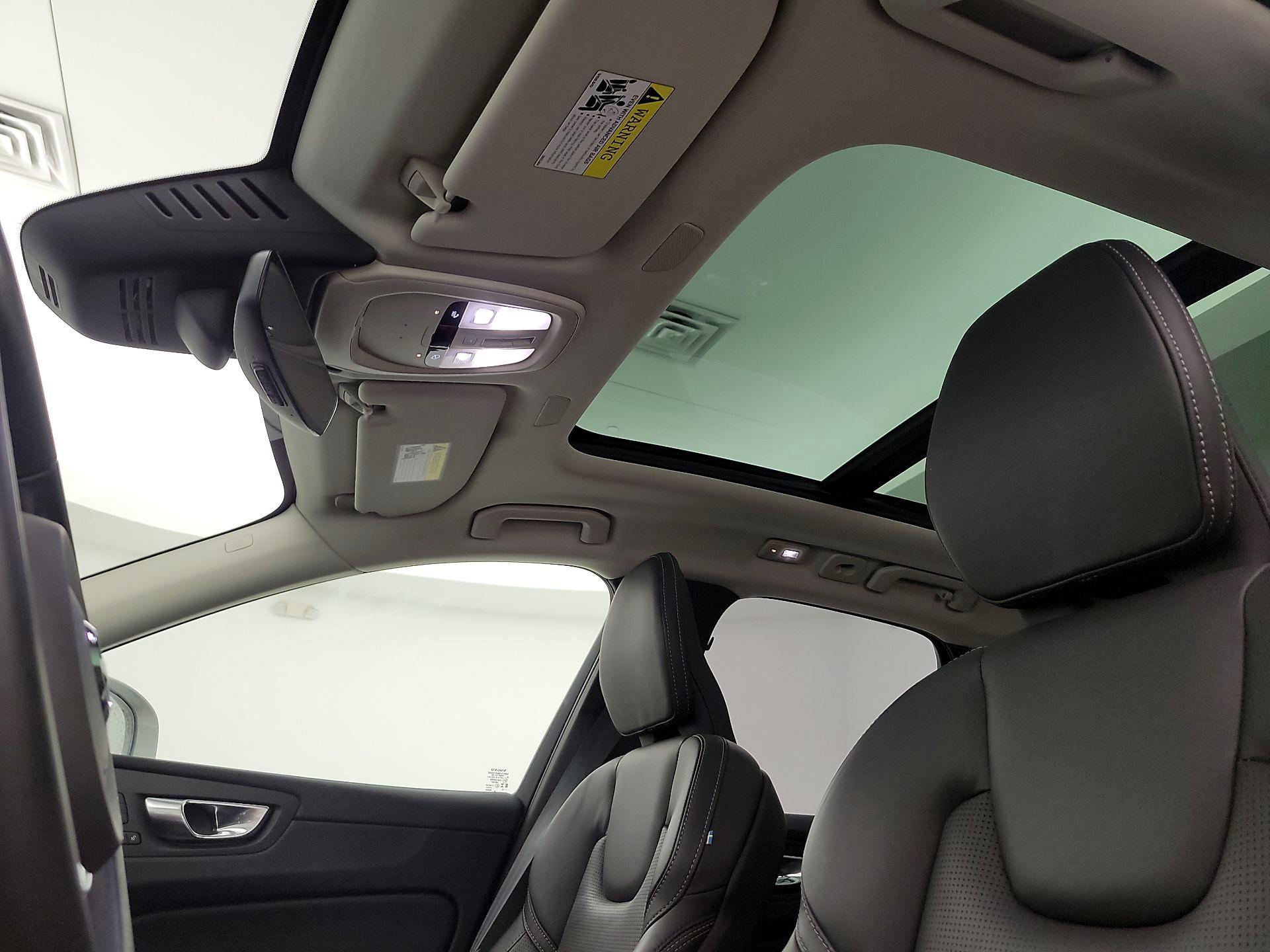 Thumbnail: 2023 Volvo XC60 - 20
