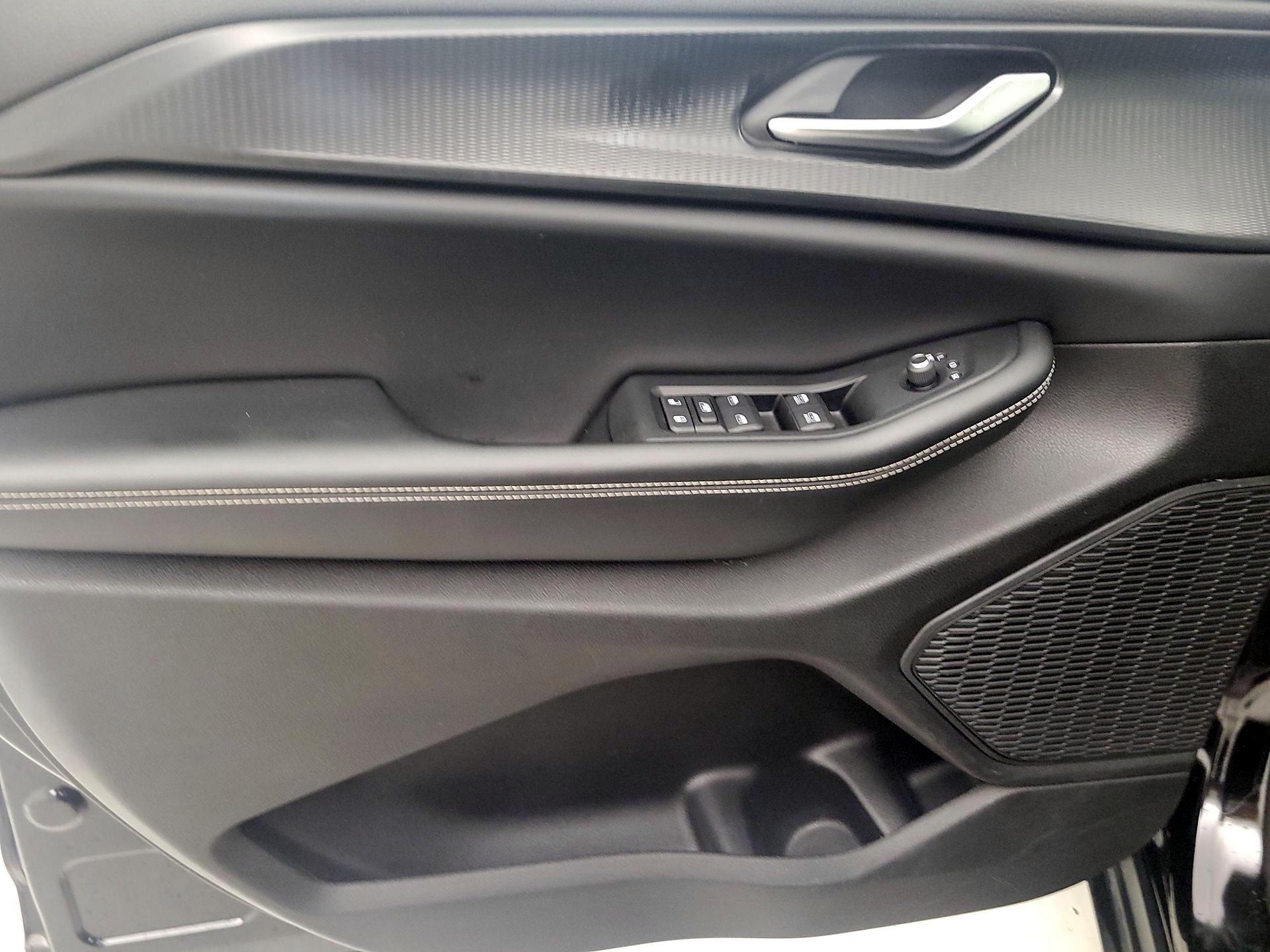 Thumbnail: 2023 Jeep Grand Cherokee - 12