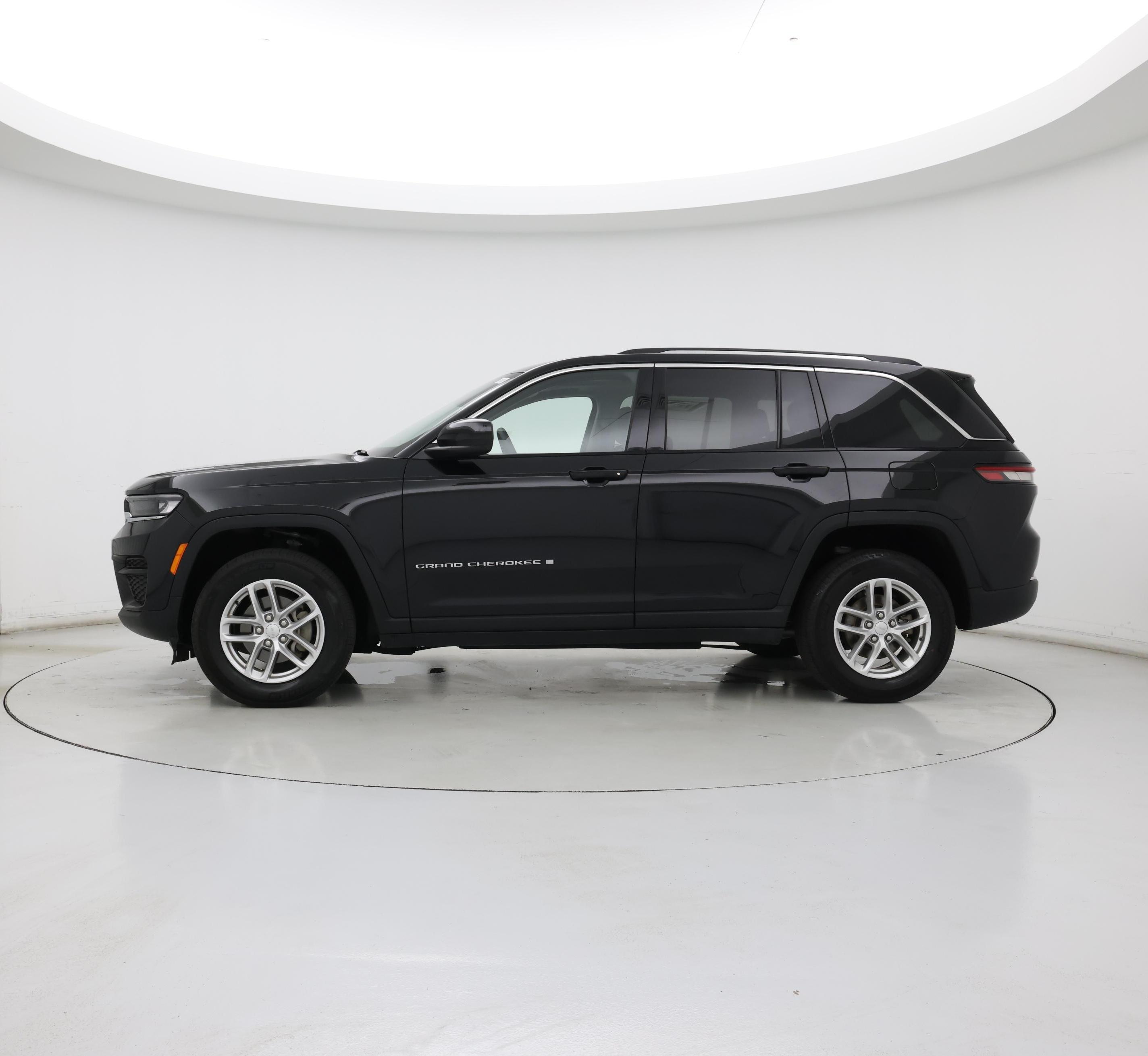 Thumbnail: 2023 Jeep Grand Cherokee - 3