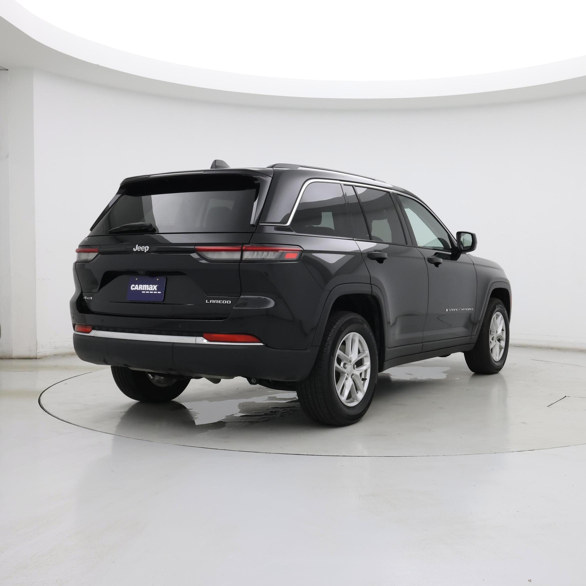 Thumbnail: 2023 Jeep Grand Cherokee - 8