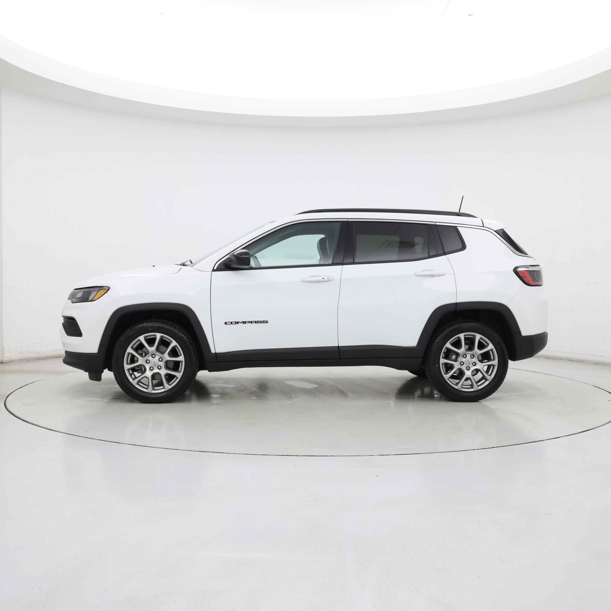 Thumbnail: 2022 Jeep Compass - 3