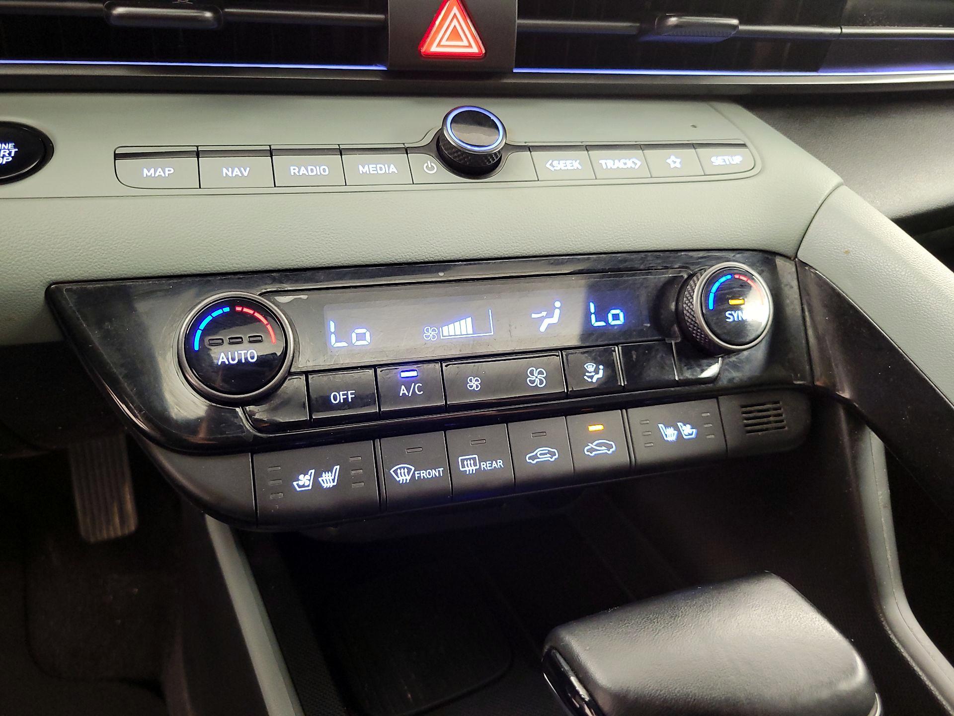 Thumbnail: 2024 Hyundai Elantra - 17