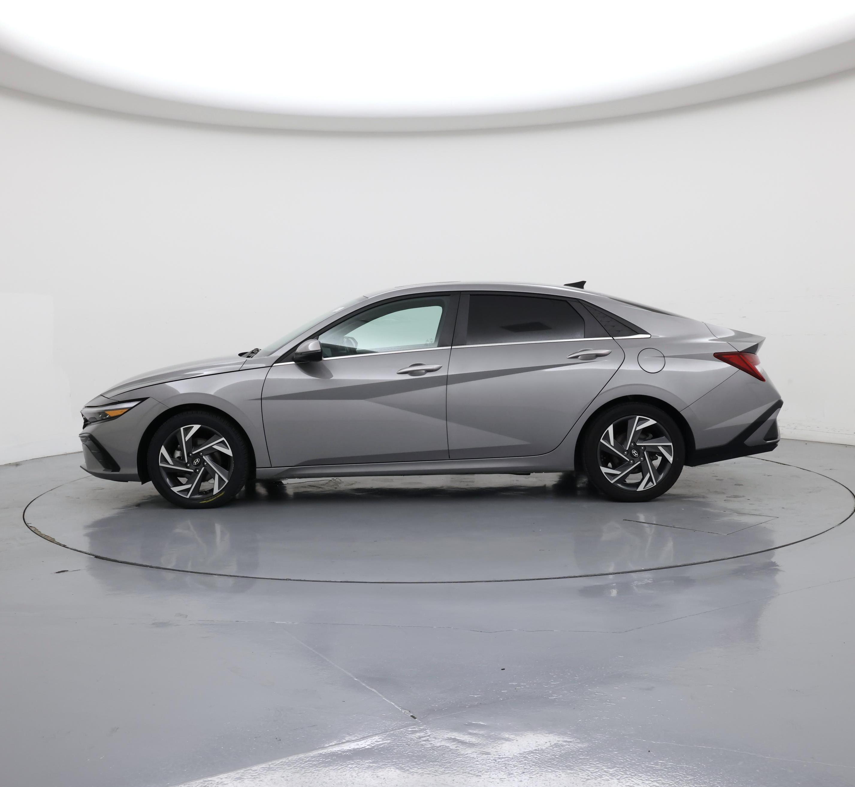 Thumbnail: 2024 Hyundai Elantra - 3