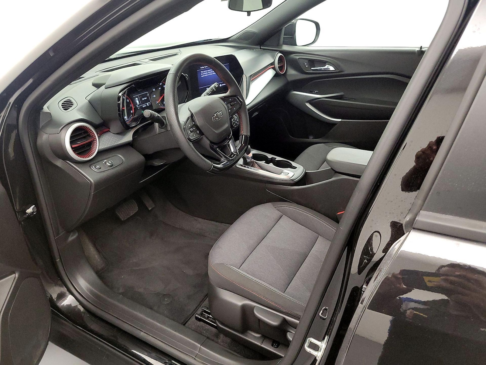 2024 Chevrolet Trax RS - Photo 12