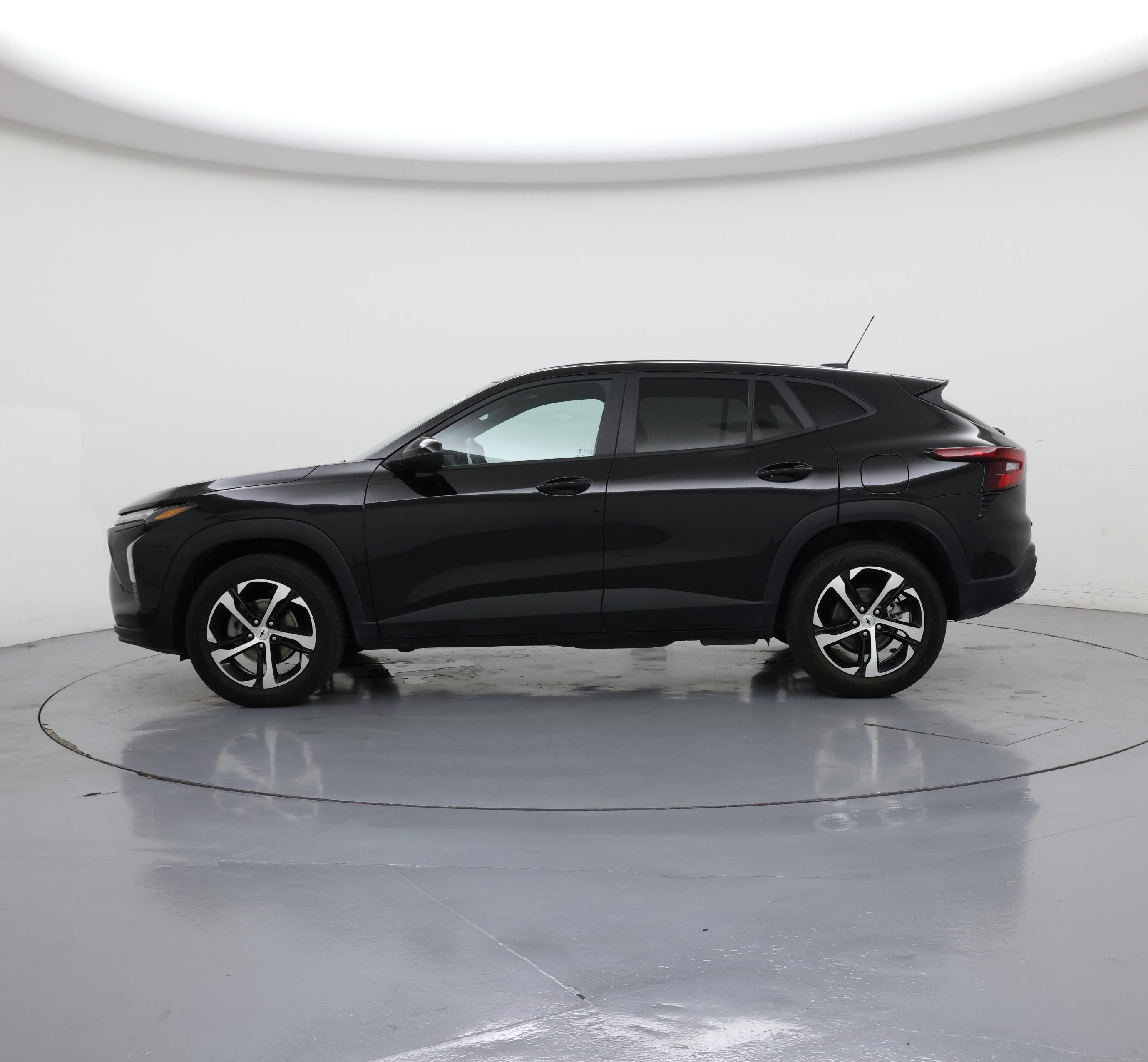 Thumbnail: 2024 Chevrolet Trax - 3