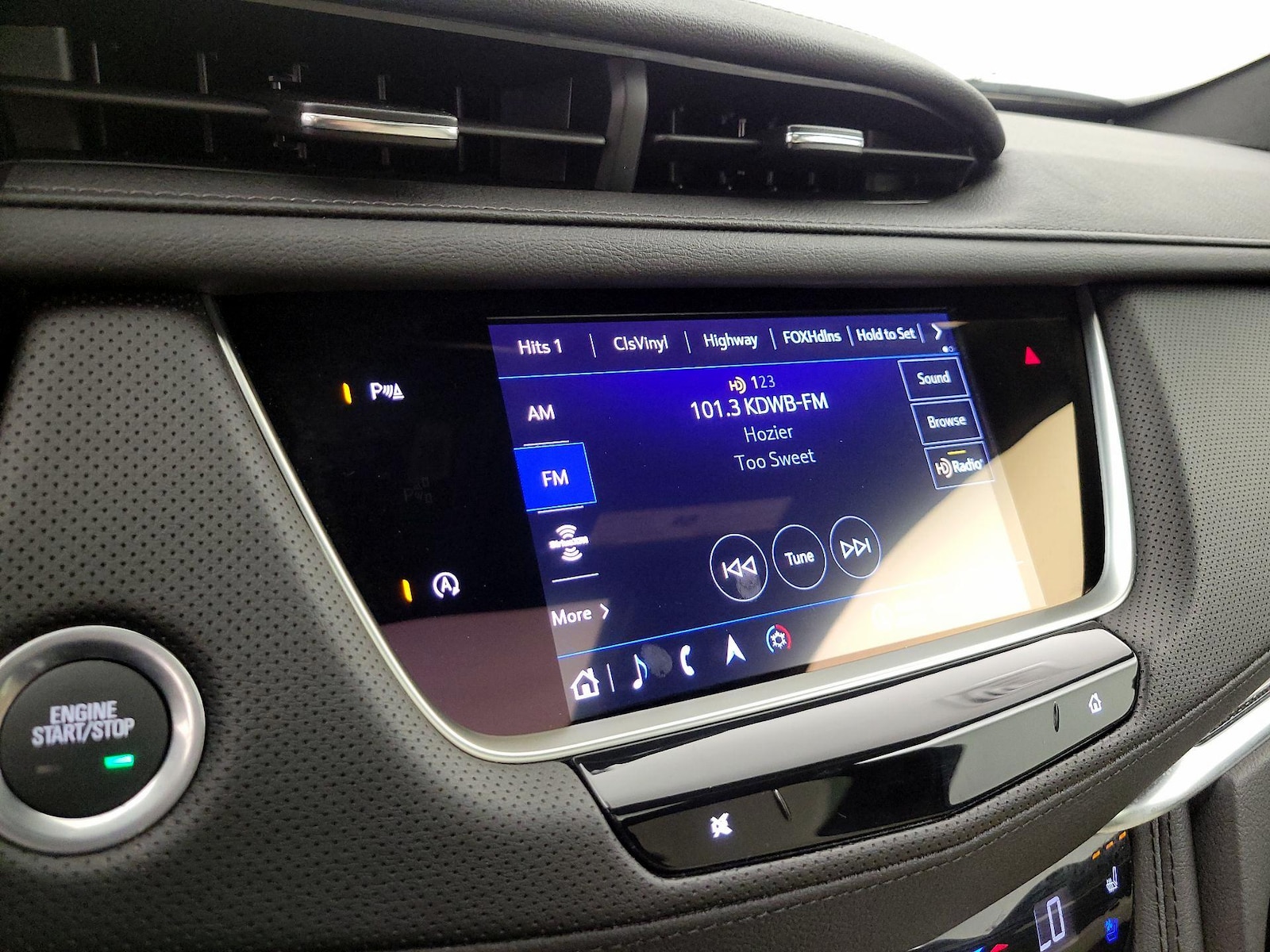 2025 Cadillac XT5 Sport - Photo 17