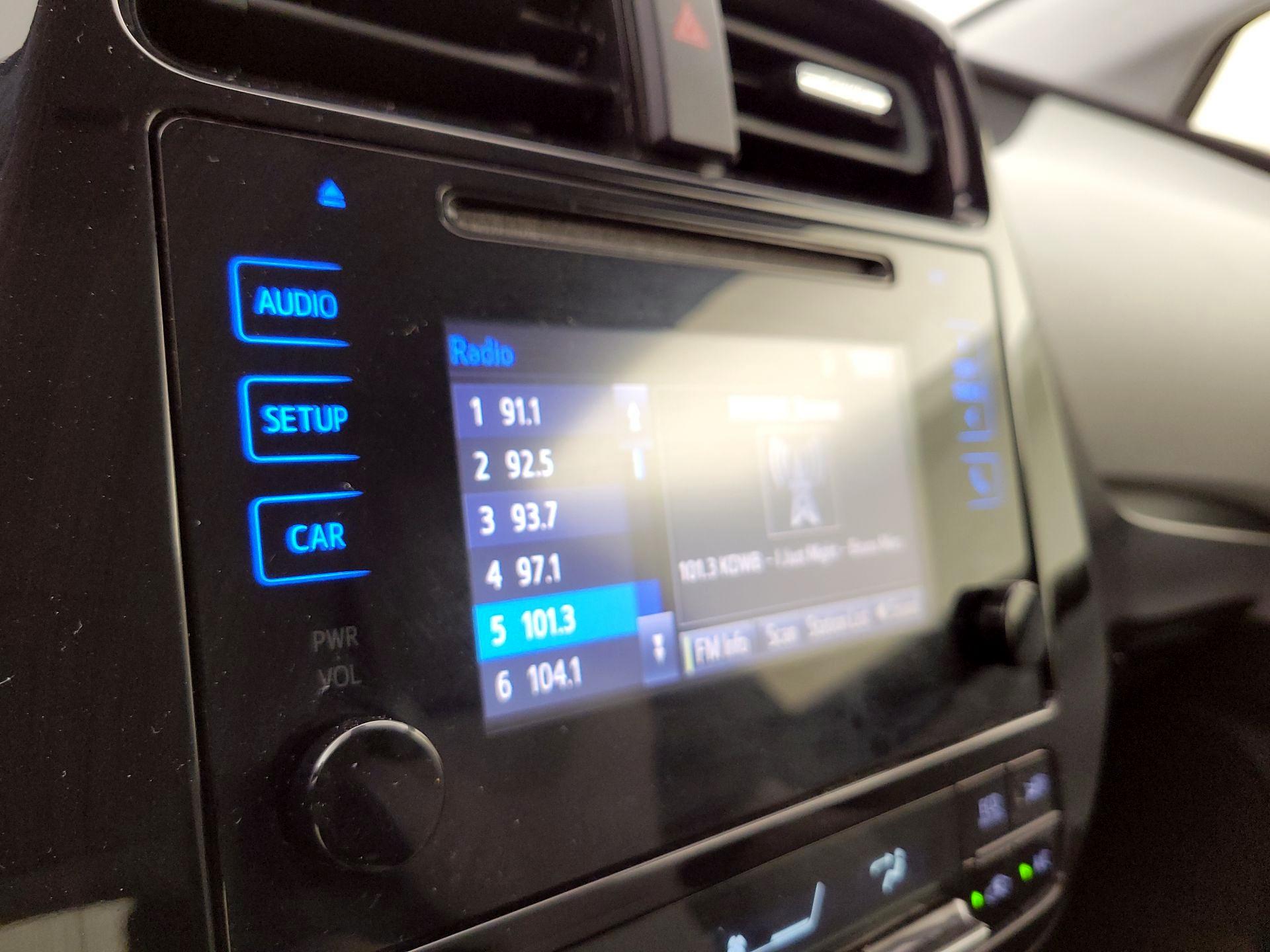 Thumbnail: 2017 Toyota Prius - 15
