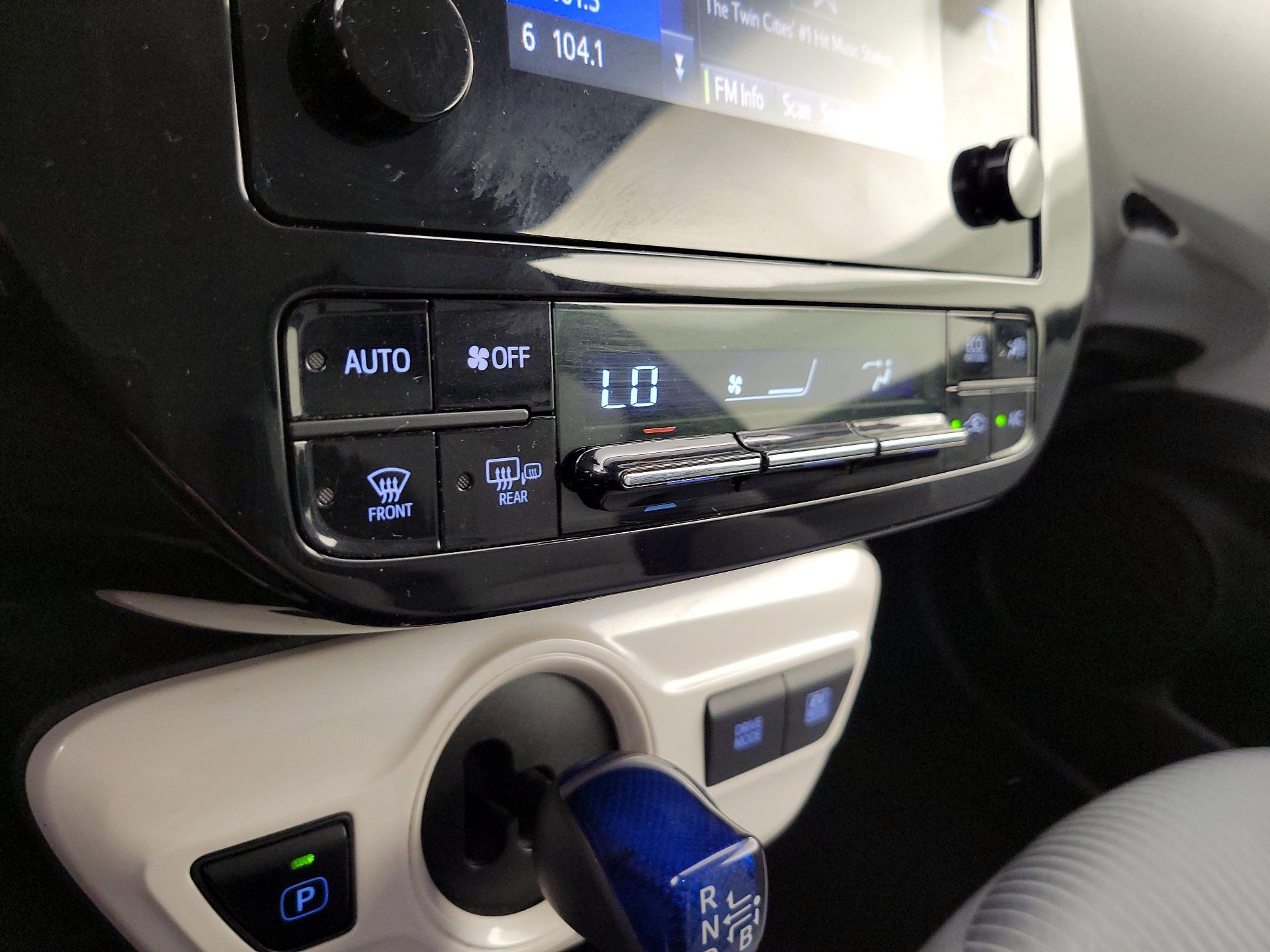 Thumbnail: 2017 Toyota Prius - 16