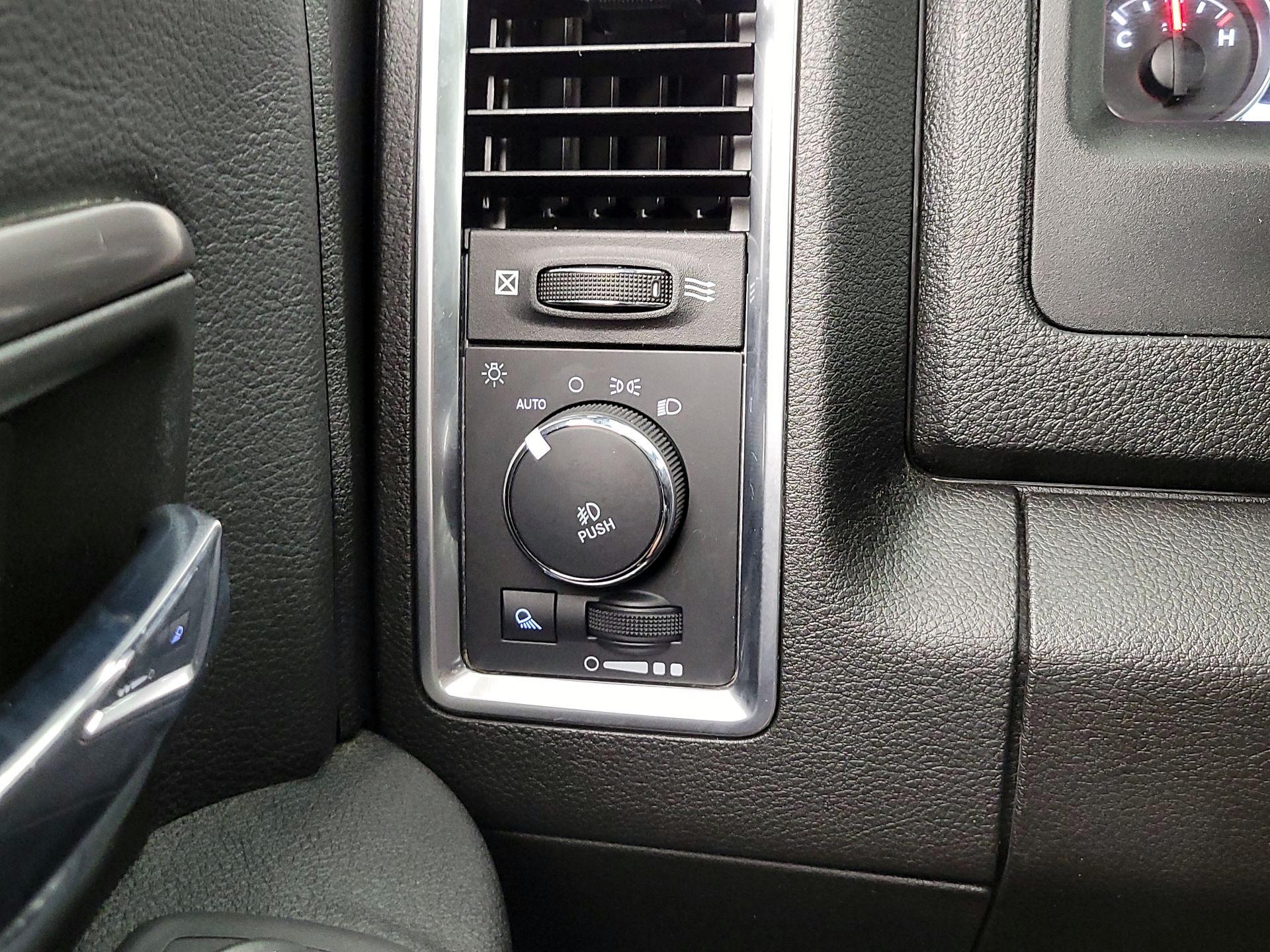 Thumbnail: 2023 RAM 1500 Classic - 13
