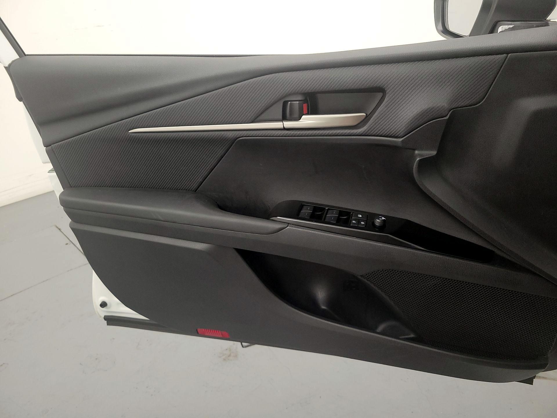 Thumbnail: 2025 Toyota Camry - 12
