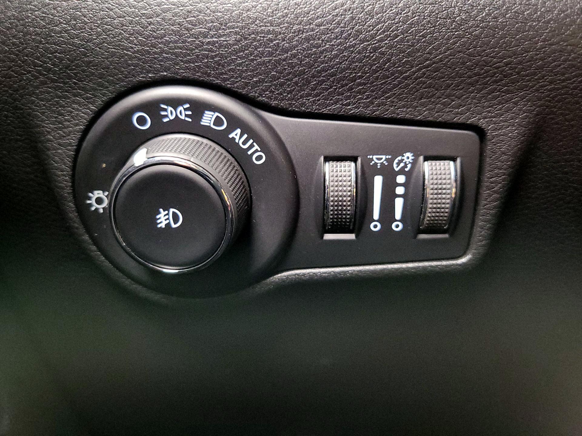 Thumbnail: 2022 Jeep Compass - 13