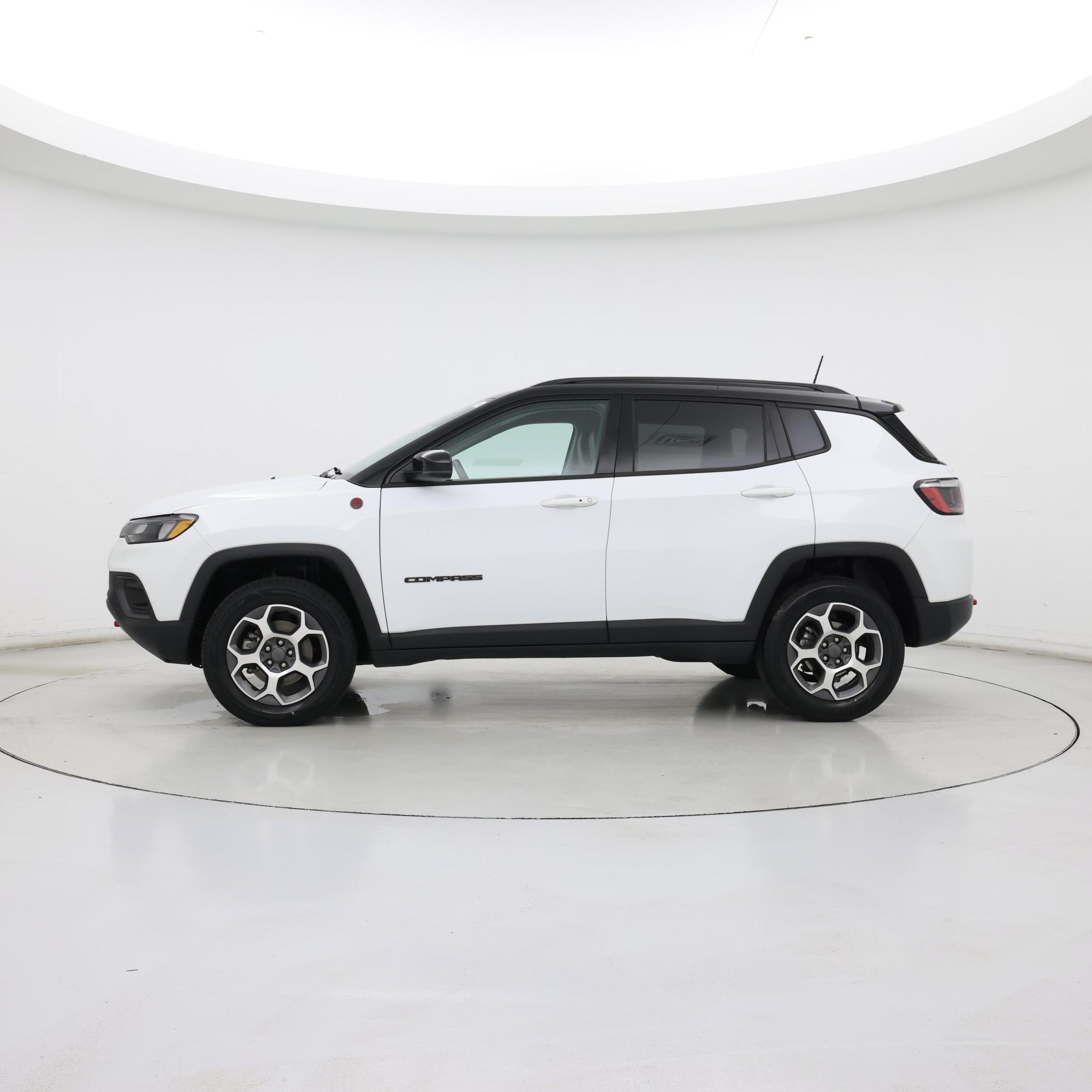 Thumbnail: 2022 Jeep Compass - 3