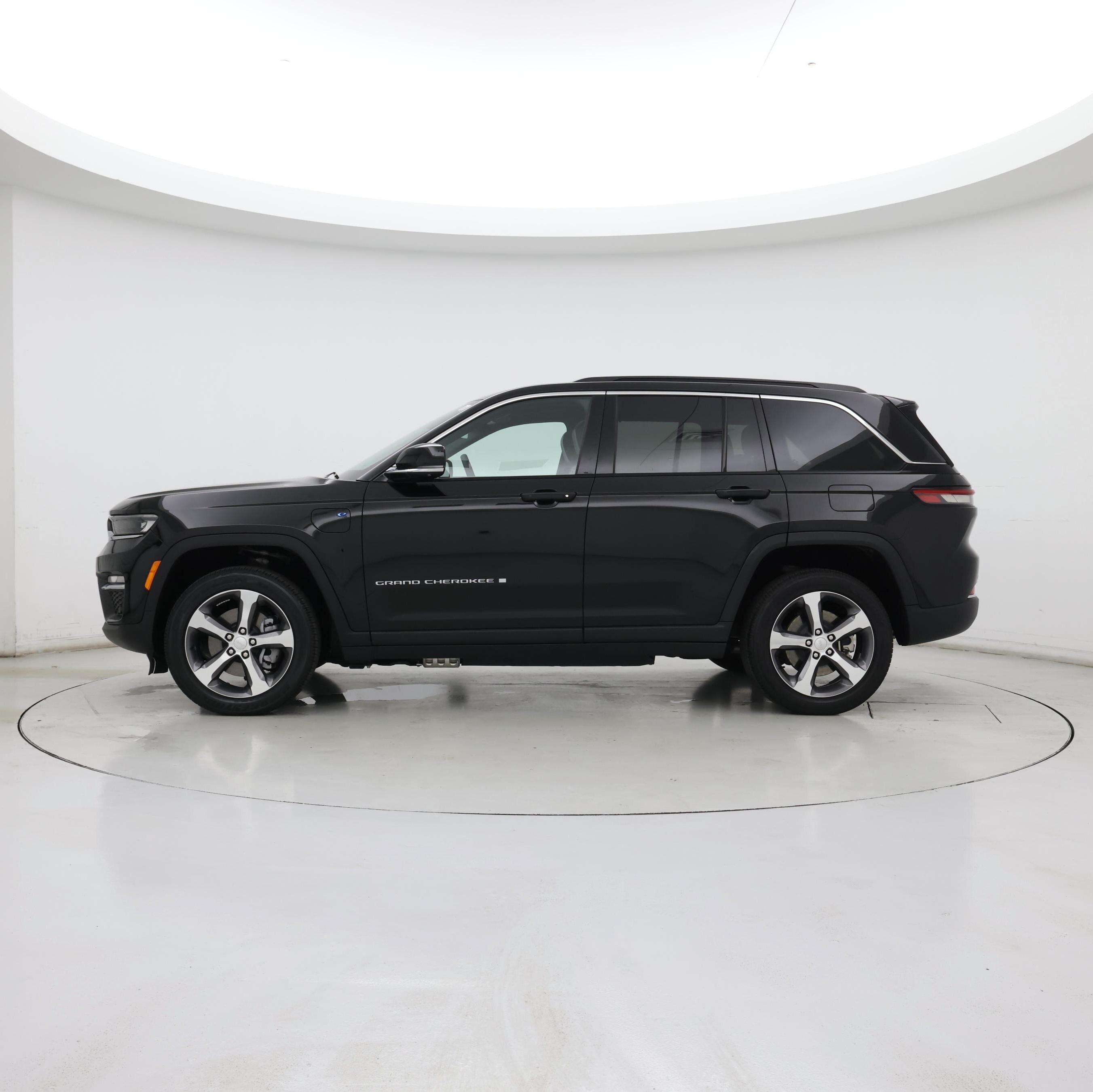 Thumbnail: 2024 Jeep Grand Cherokee - 3