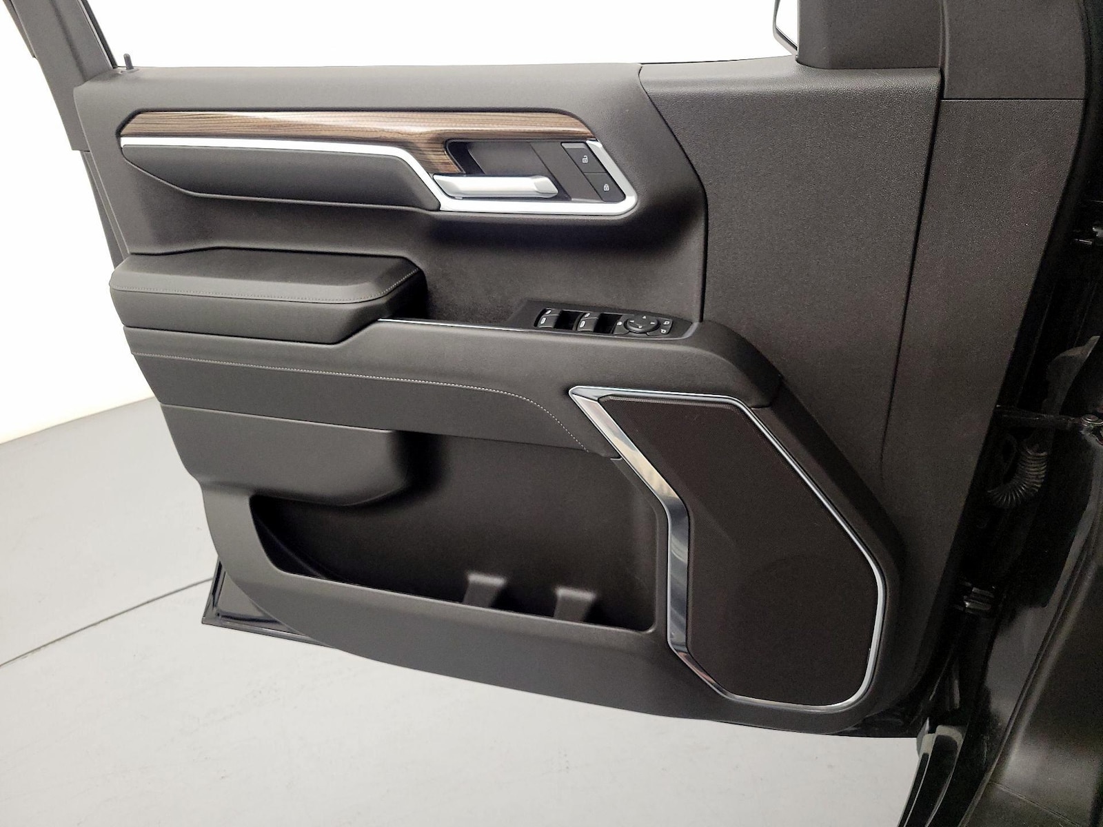 2024 Chevrolet Silverado 1500 LT - Photo 13