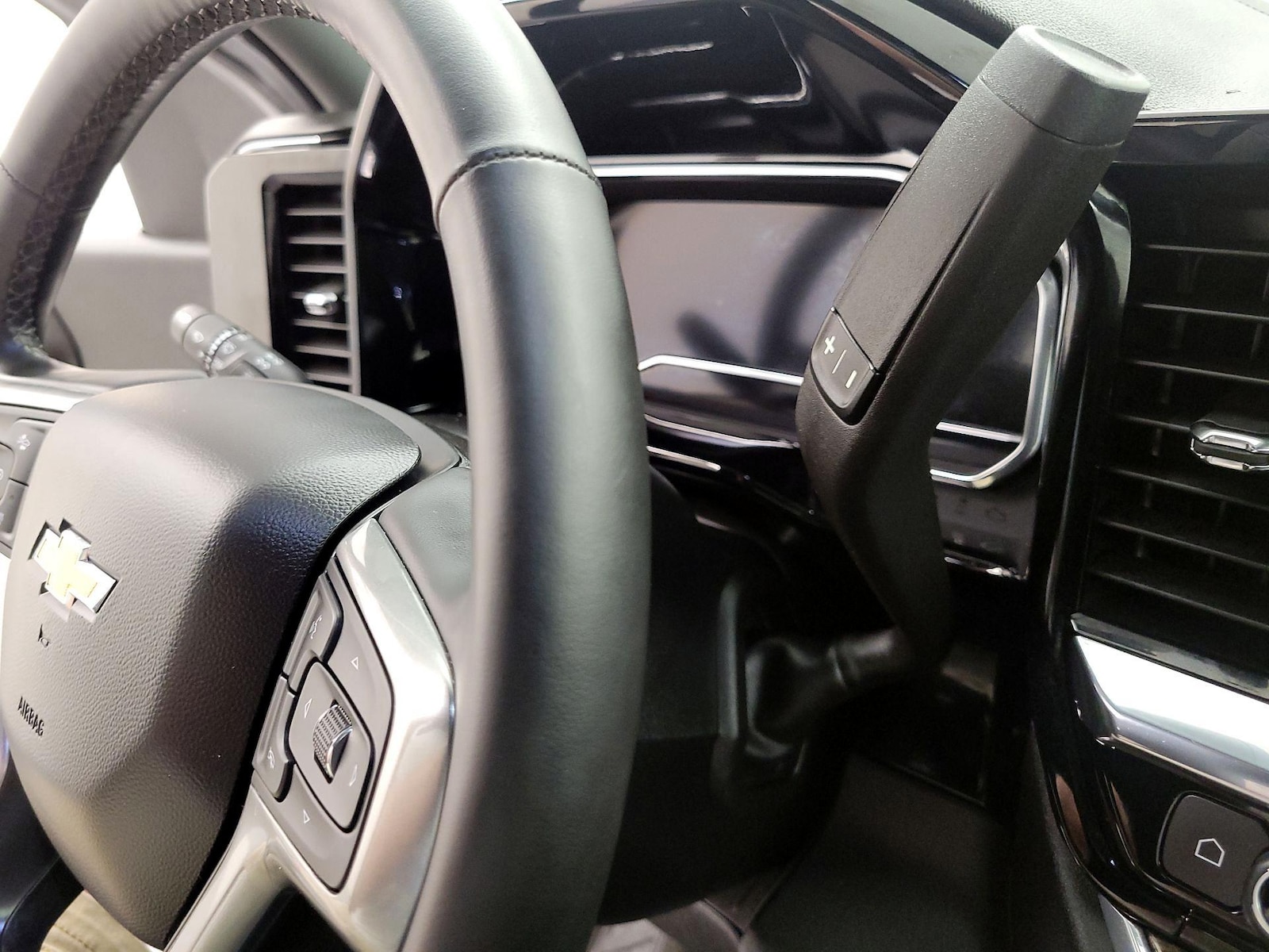 2024 Chevrolet Silverado 1500 LT - Photo 19