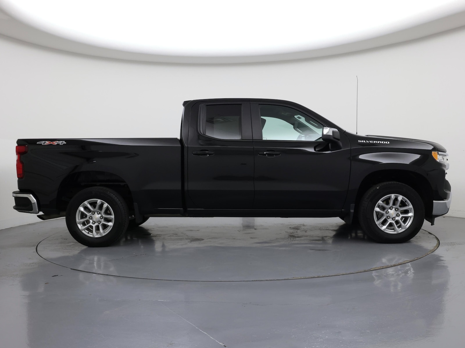 2024 Chevrolet Silverado 1500 LT - Photo 8