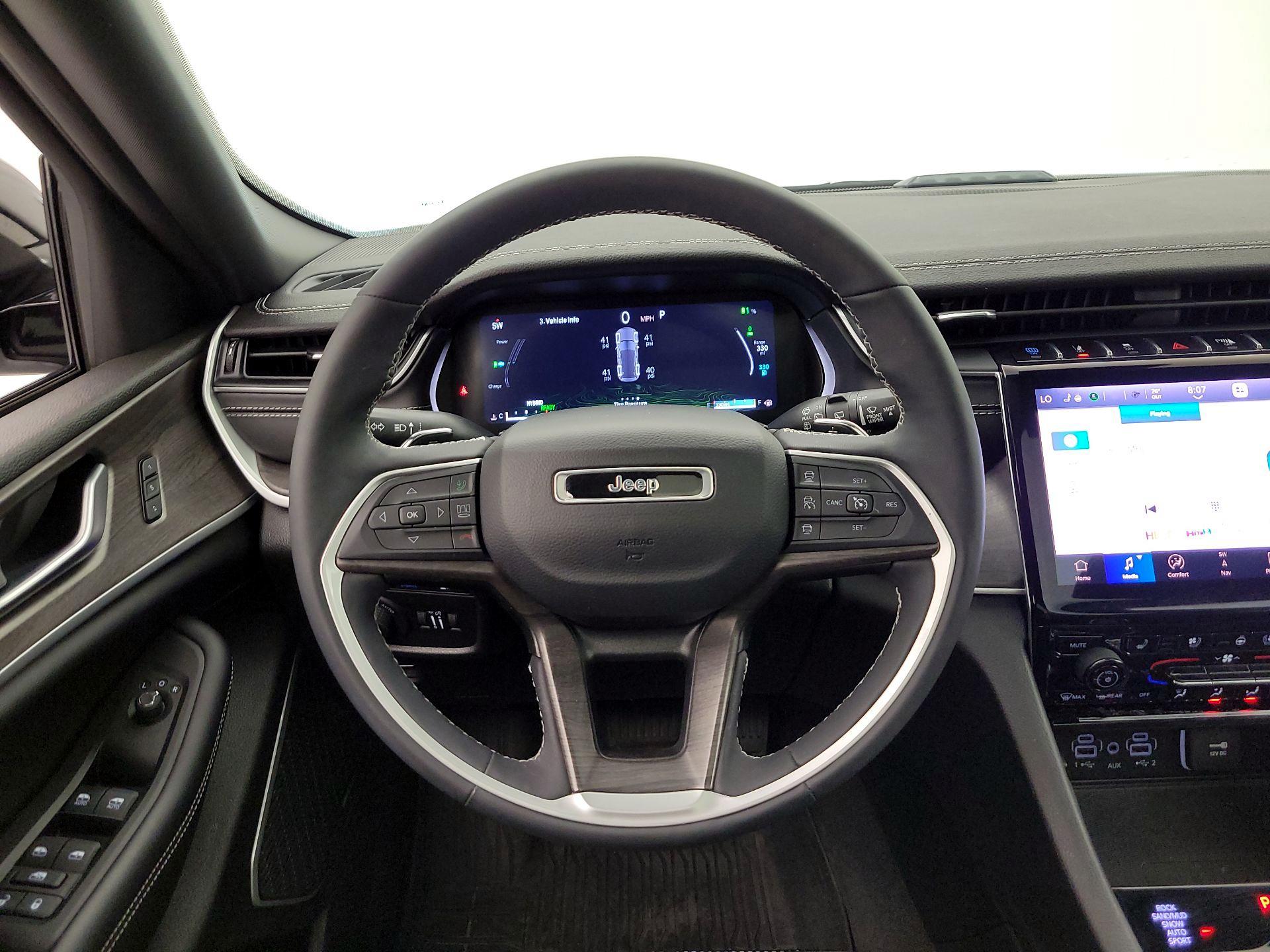 Thumbnail: 2024 Jeep Grand Cherokee - 10