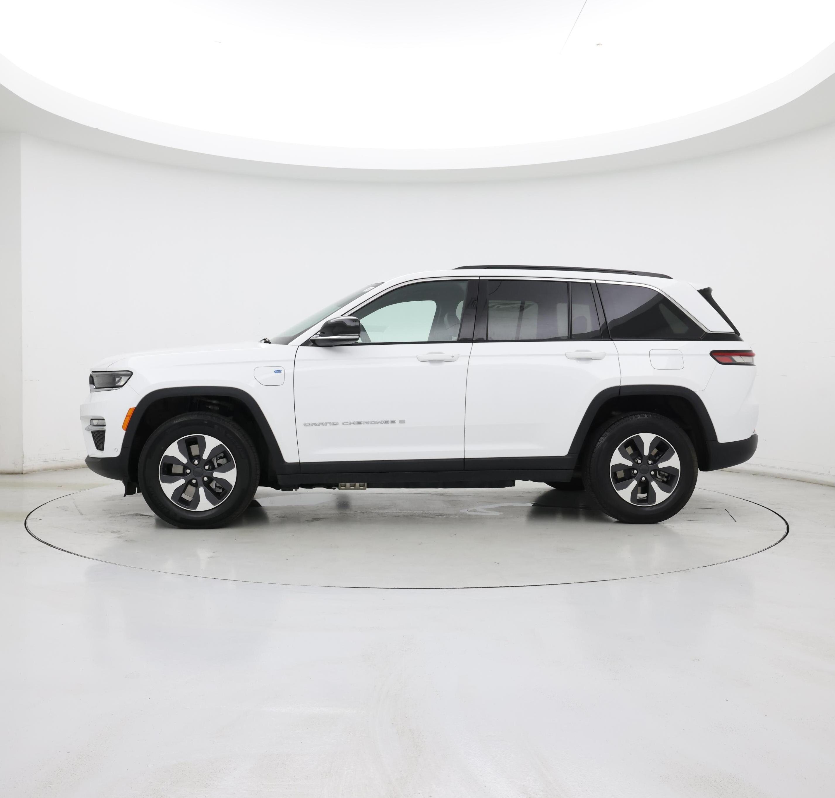 Thumbnail: 2024 Jeep Grand Cherokee - 3