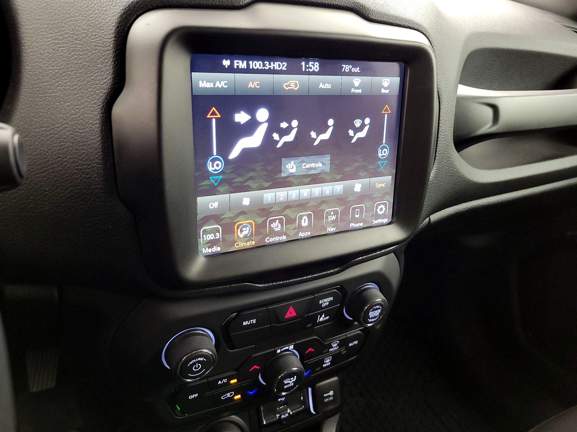 Thumbnail: 2022 Jeep Renegade - 17
