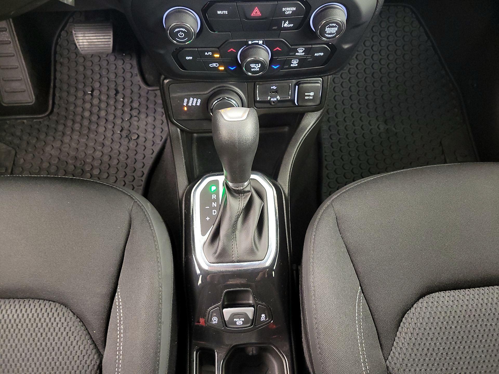 Thumbnail: 2022 Jeep Renegade - 18