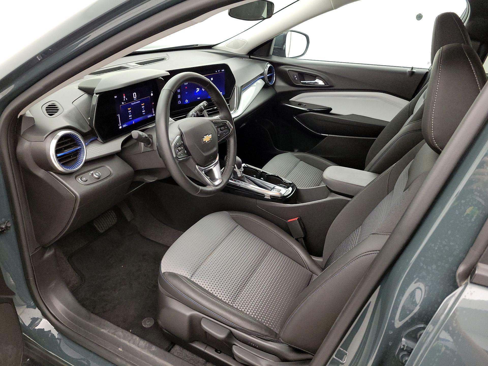 Thumbnail: 2025 Chevrolet Trax - 11