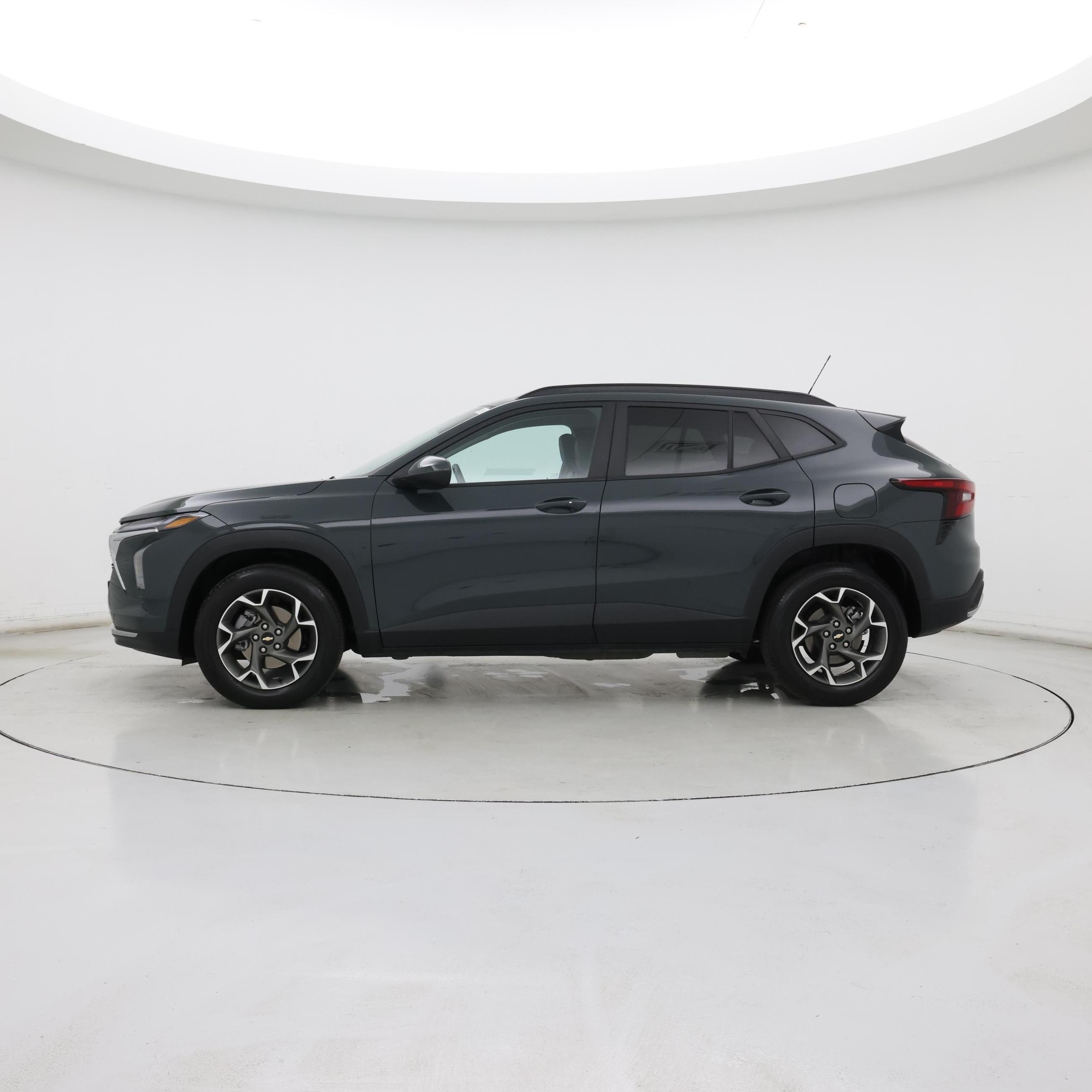 Thumbnail: 2025 Chevrolet Trax - 3