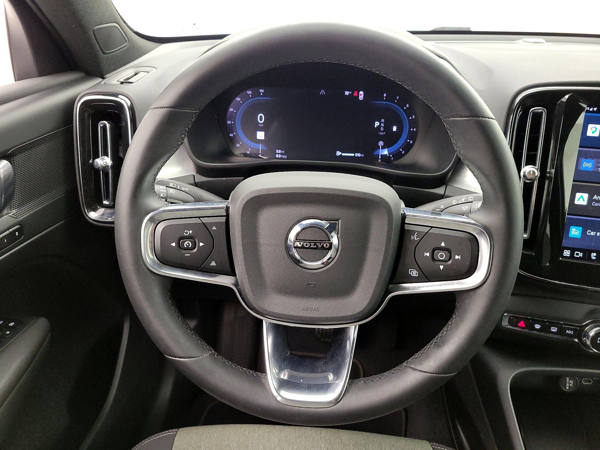 Thumbnail: 2024 Volvo XC40 - 10