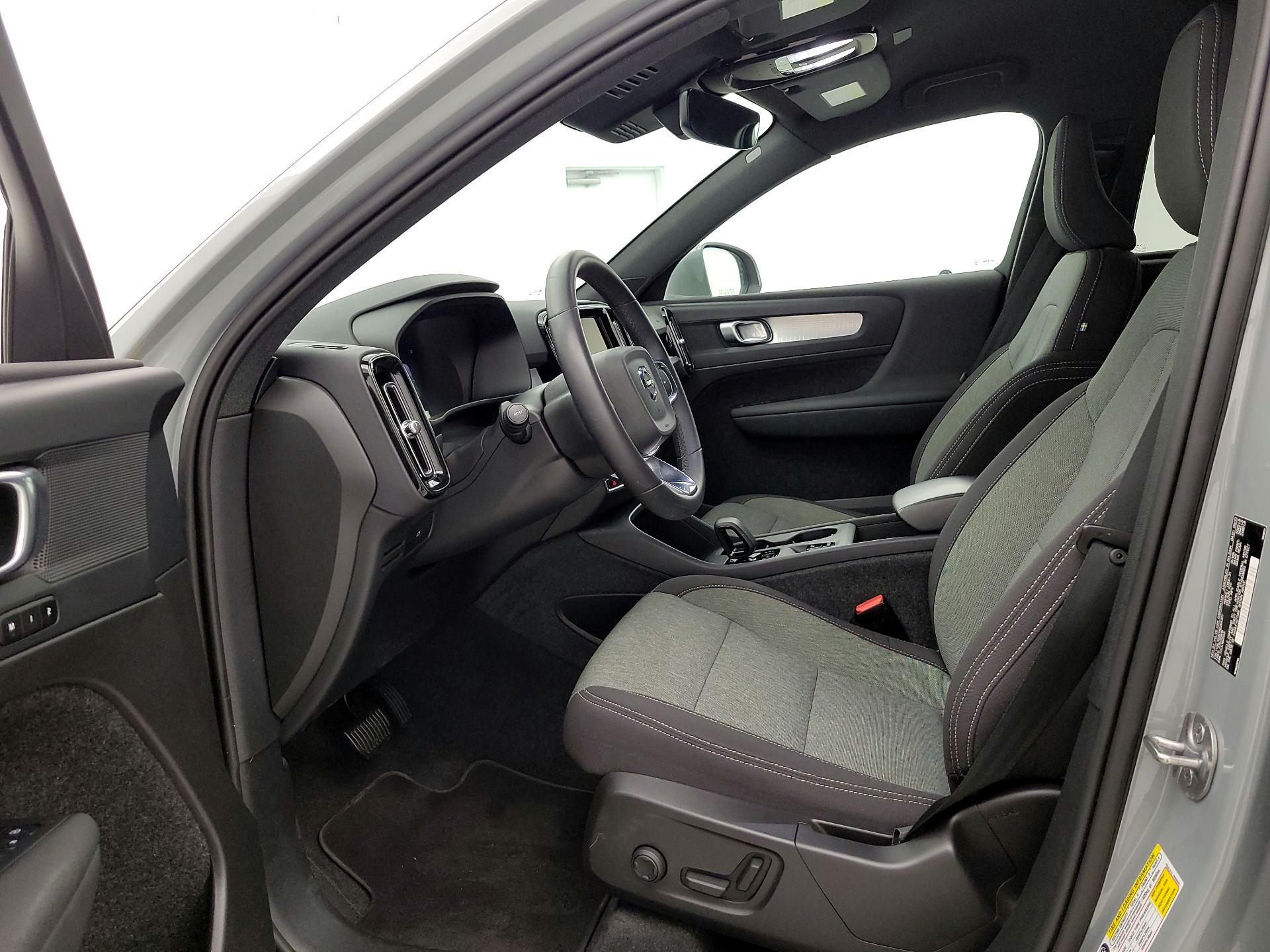 Thumbnail: 2024 Volvo XC40 - 11