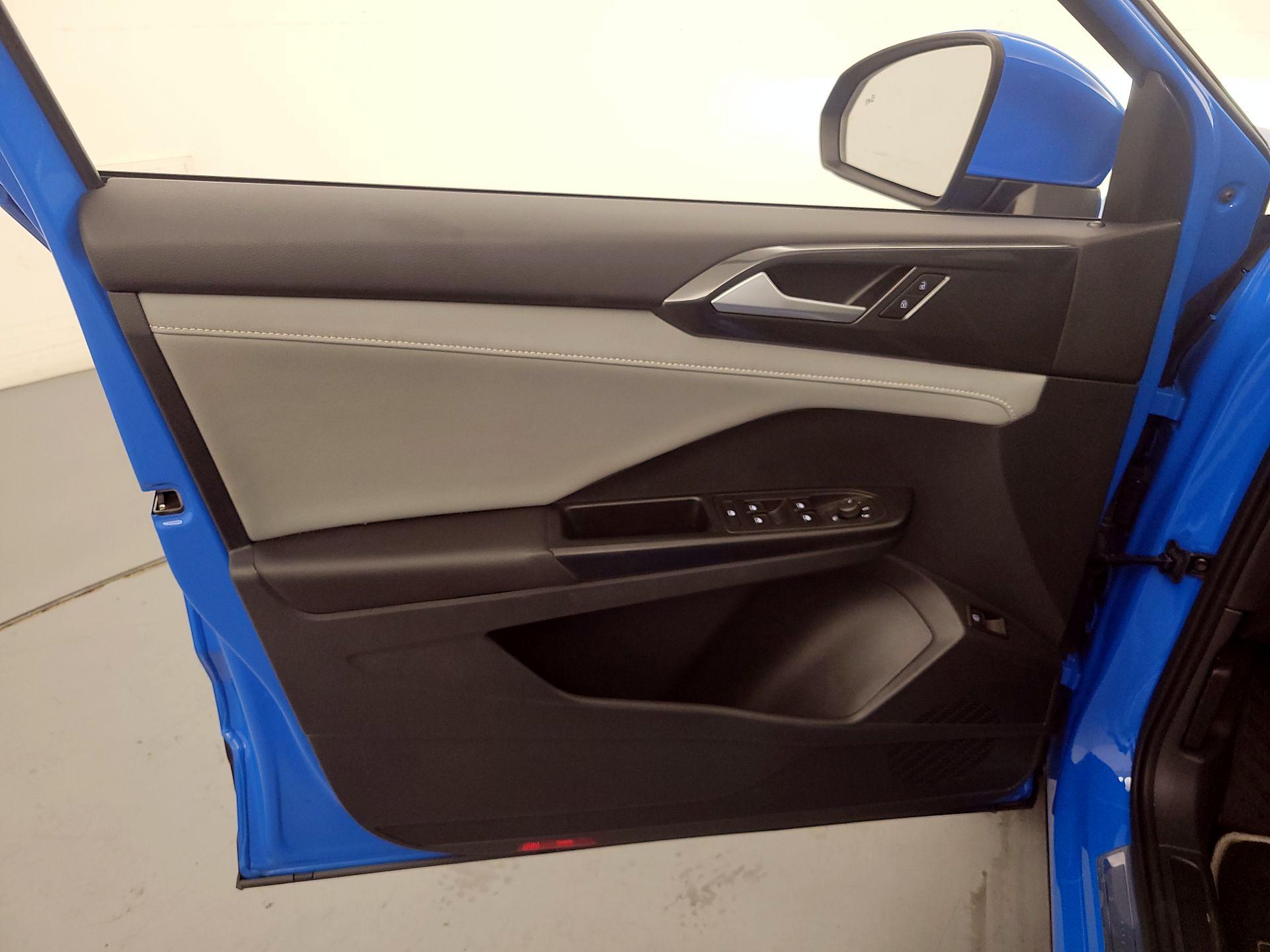 Thumbnail: 2023 Volkswagen Taos - 12