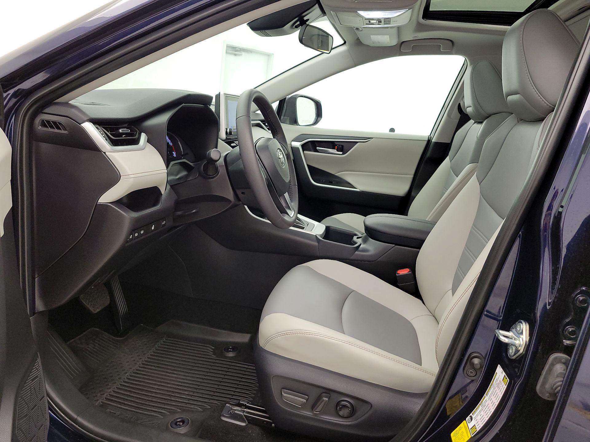 Thumbnail: 2025 Toyota RAV4 - 11
