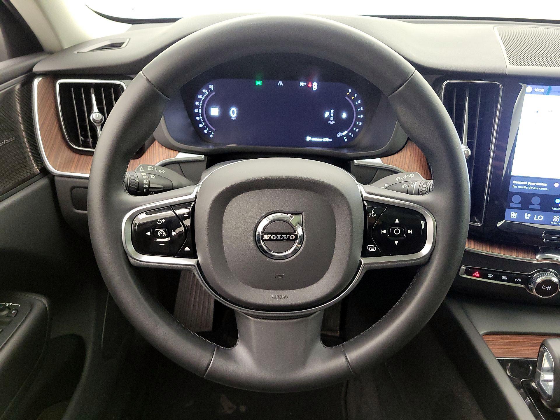 Thumbnail: 2023 Volvo XC60 - 10