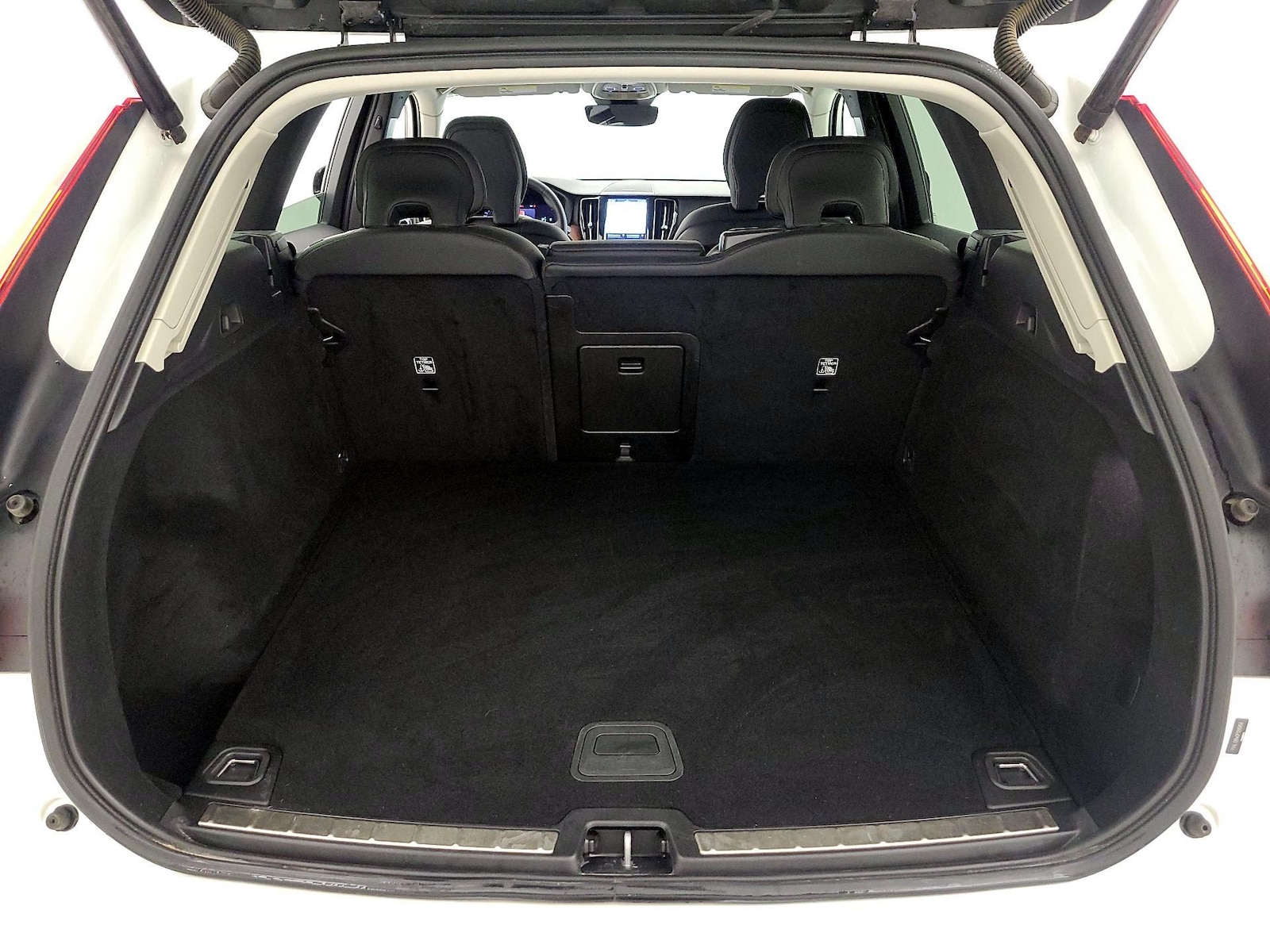 2023 Volvo XC60 Plus - Photo 23