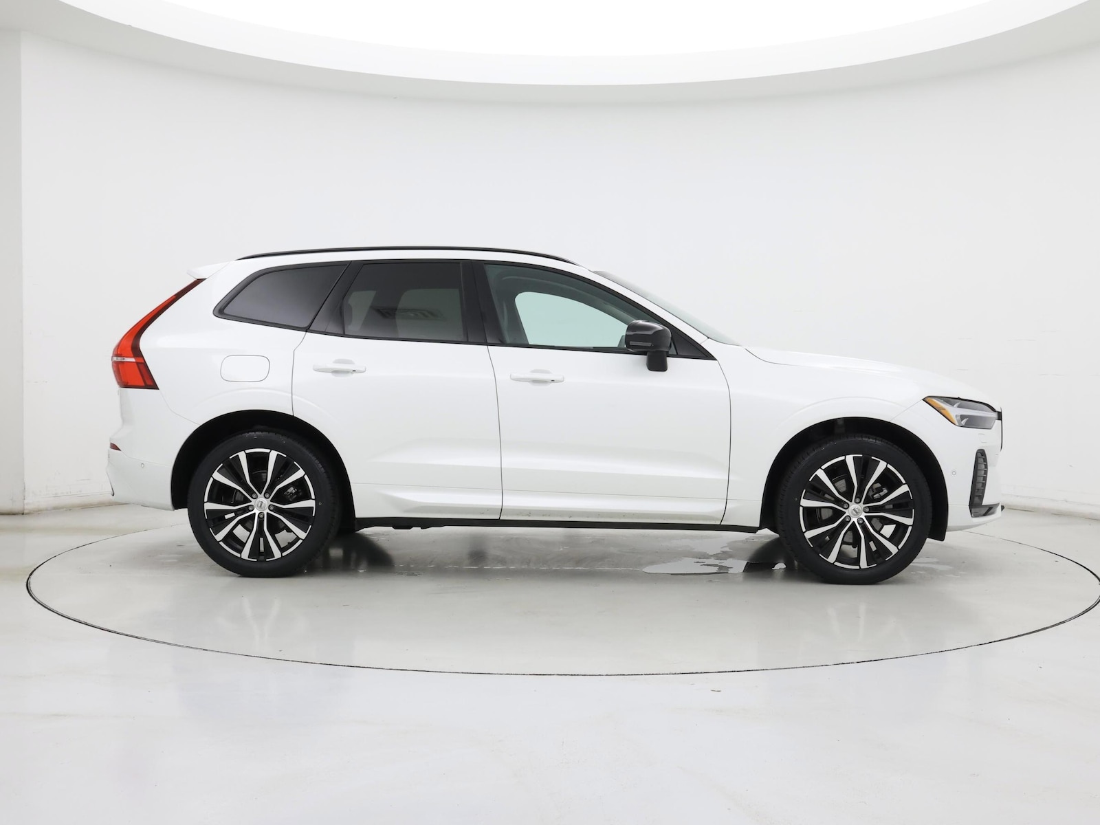 2023 Volvo XC60 Plus - Photo 8