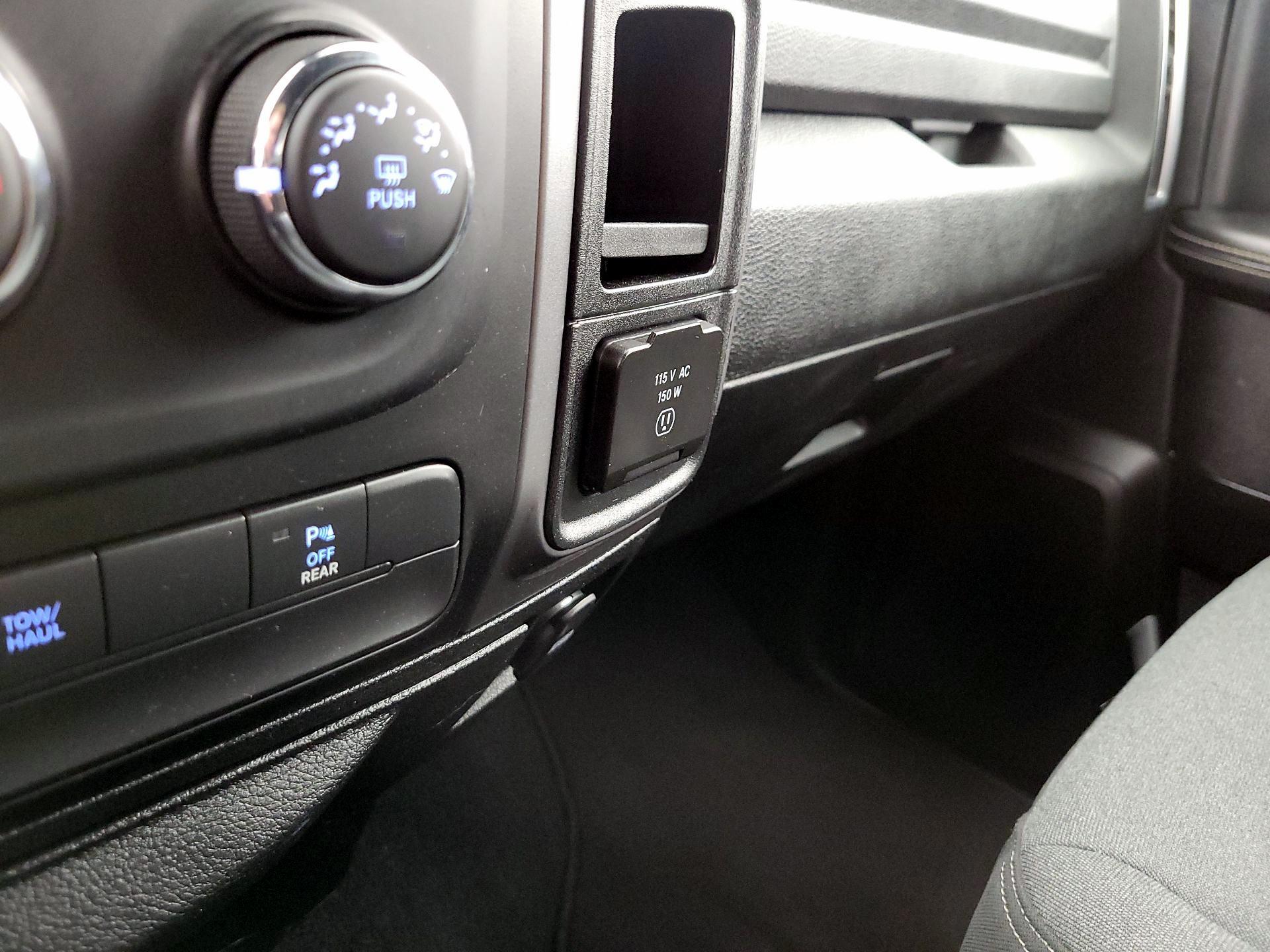 Thumbnail: 2022 RAM 1500 Classic - 18