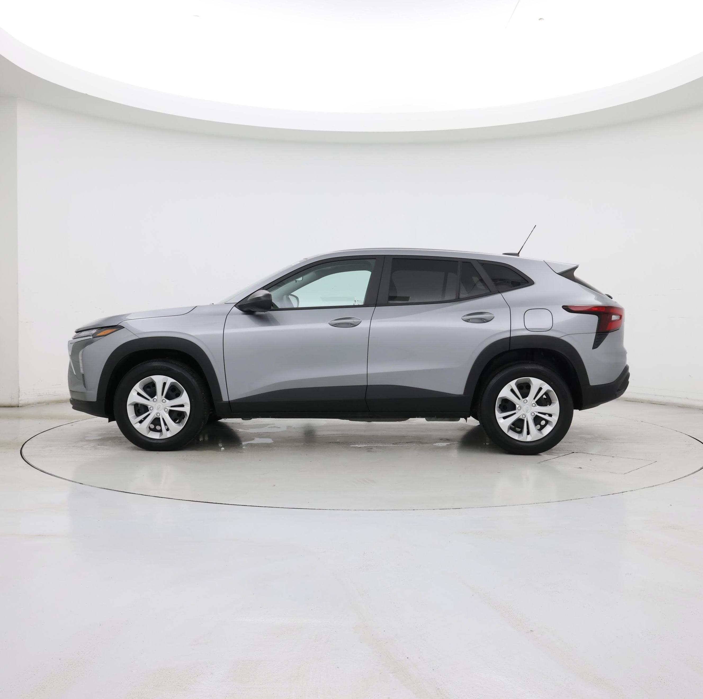 Thumbnail: 2024 Chevrolet Trax - 3