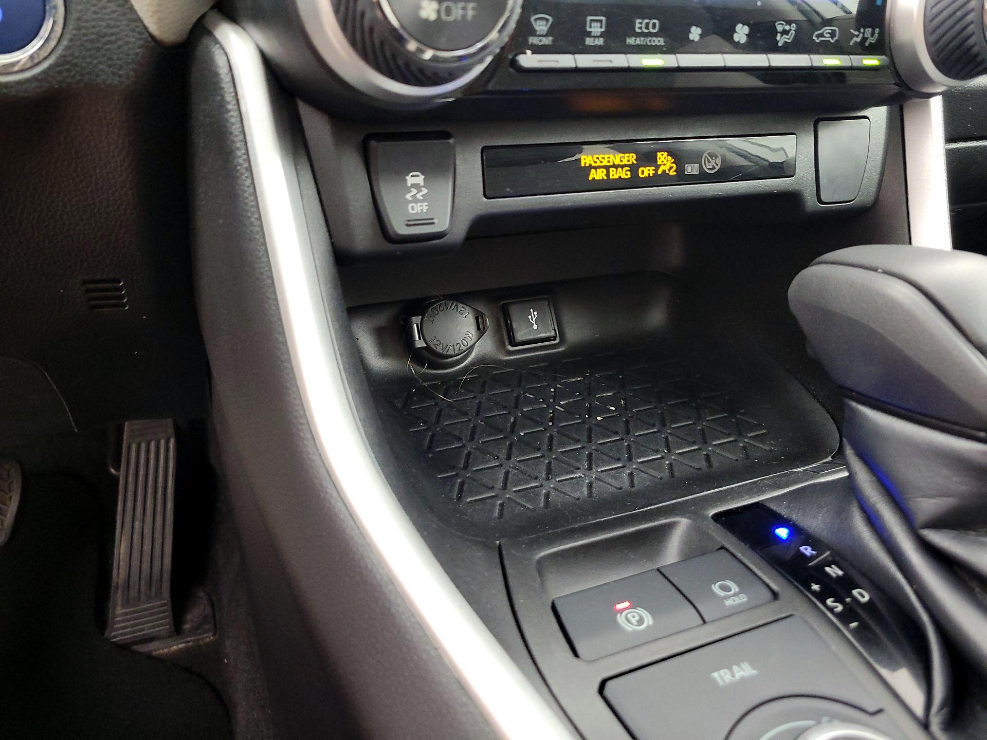 Thumbnail: 2022 Toyota RAV4 - 19