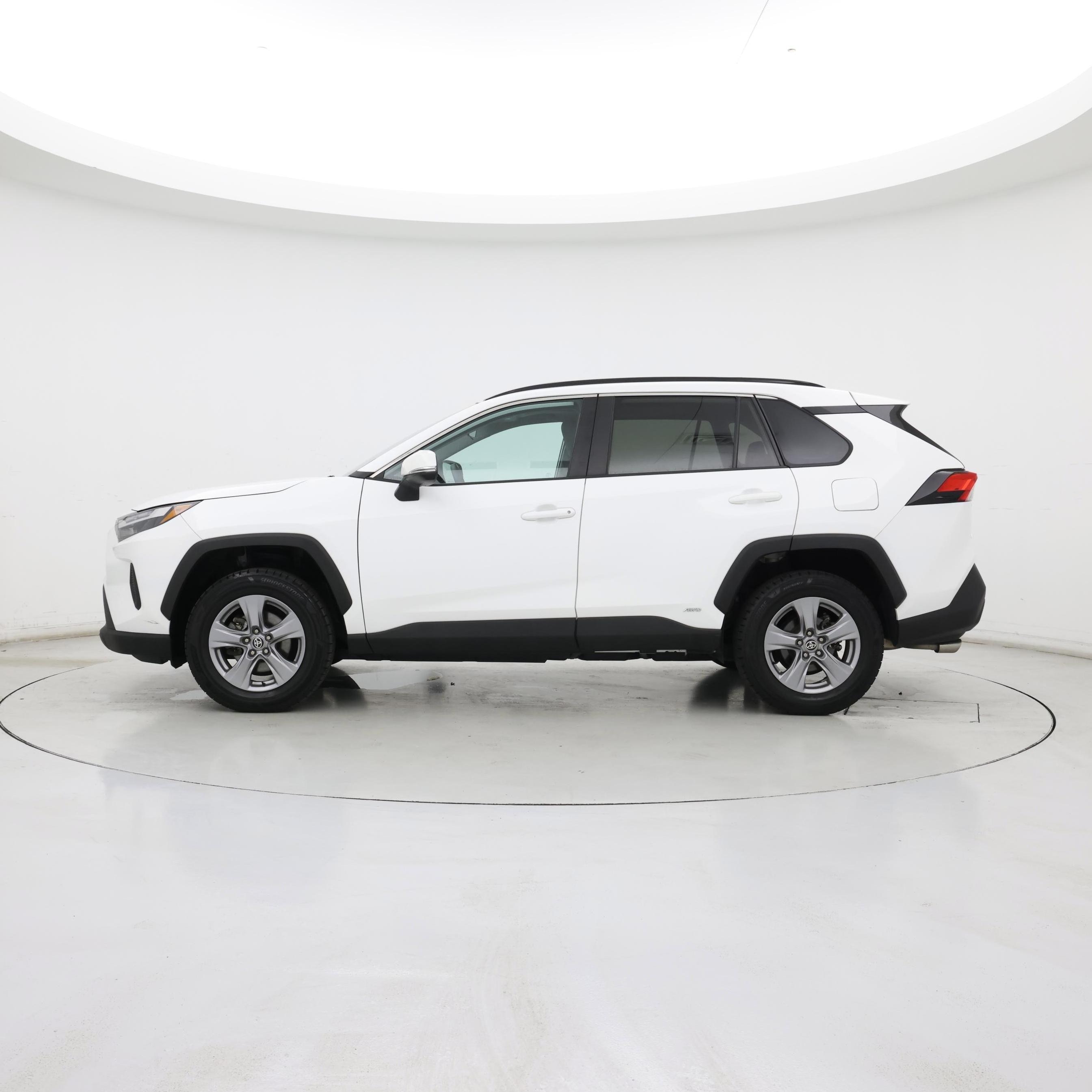 Thumbnail: 2022 Toyota RAV4 - 3