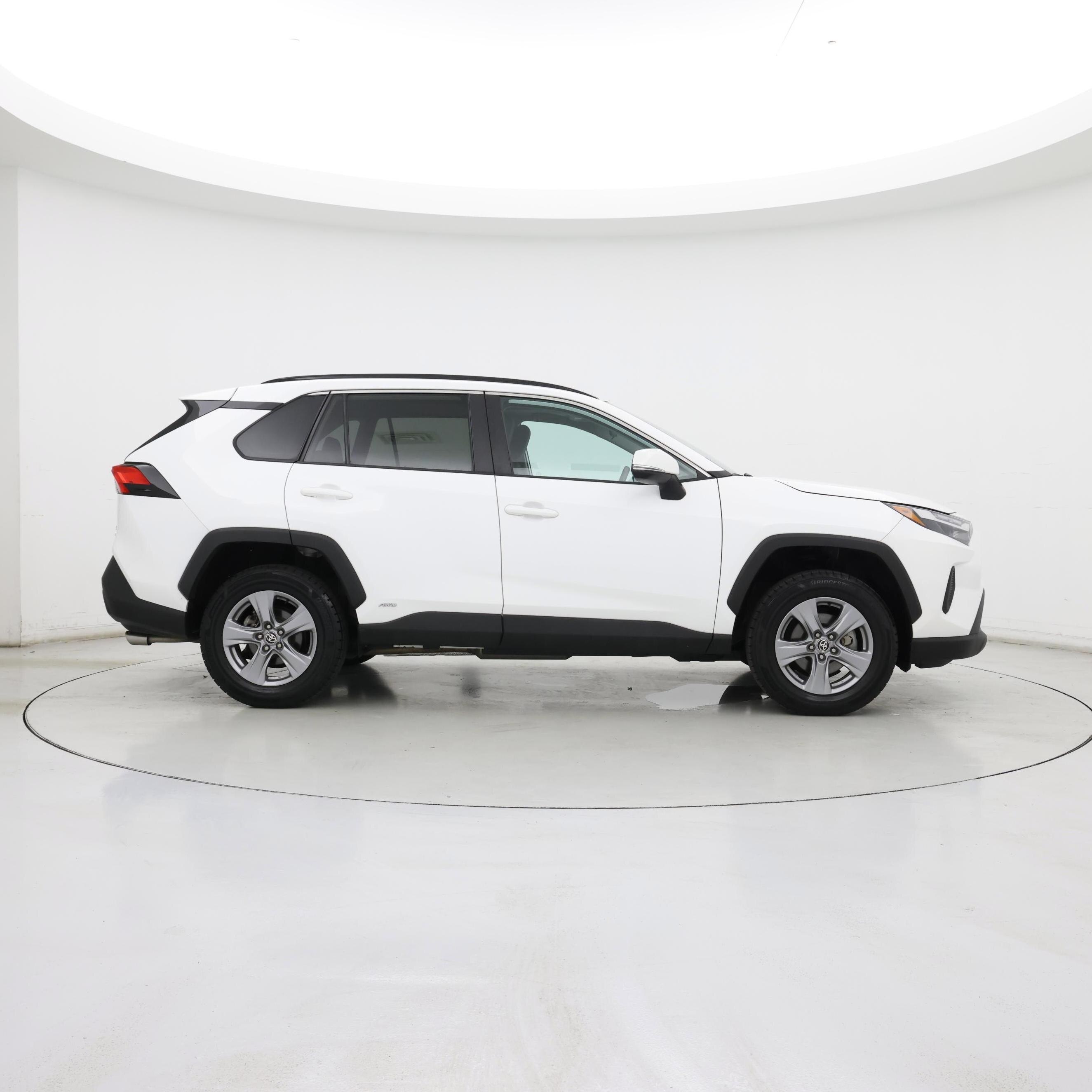 Thumbnail: 2022 Toyota RAV4 - 7