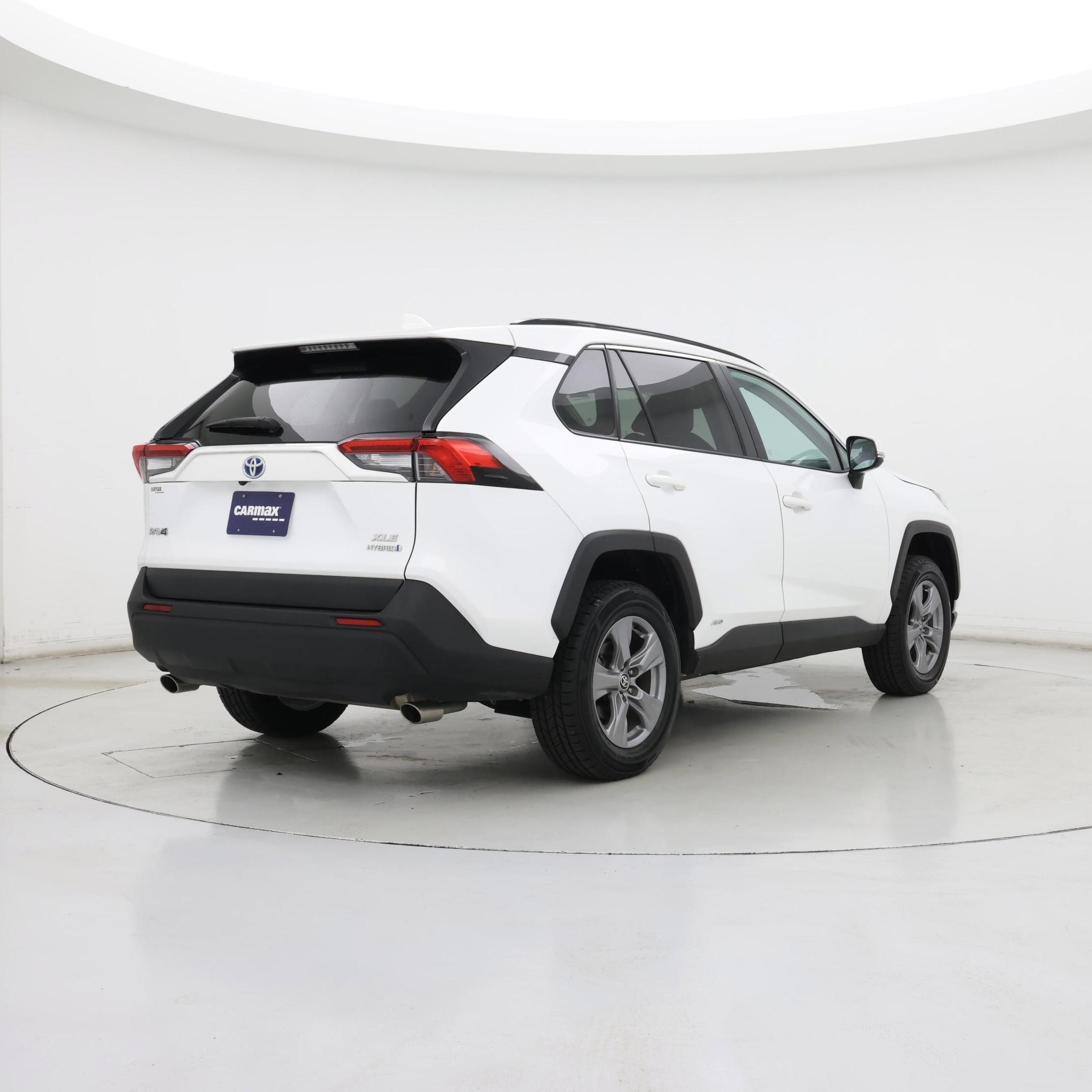 Thumbnail: 2022 Toyota RAV4 - 8